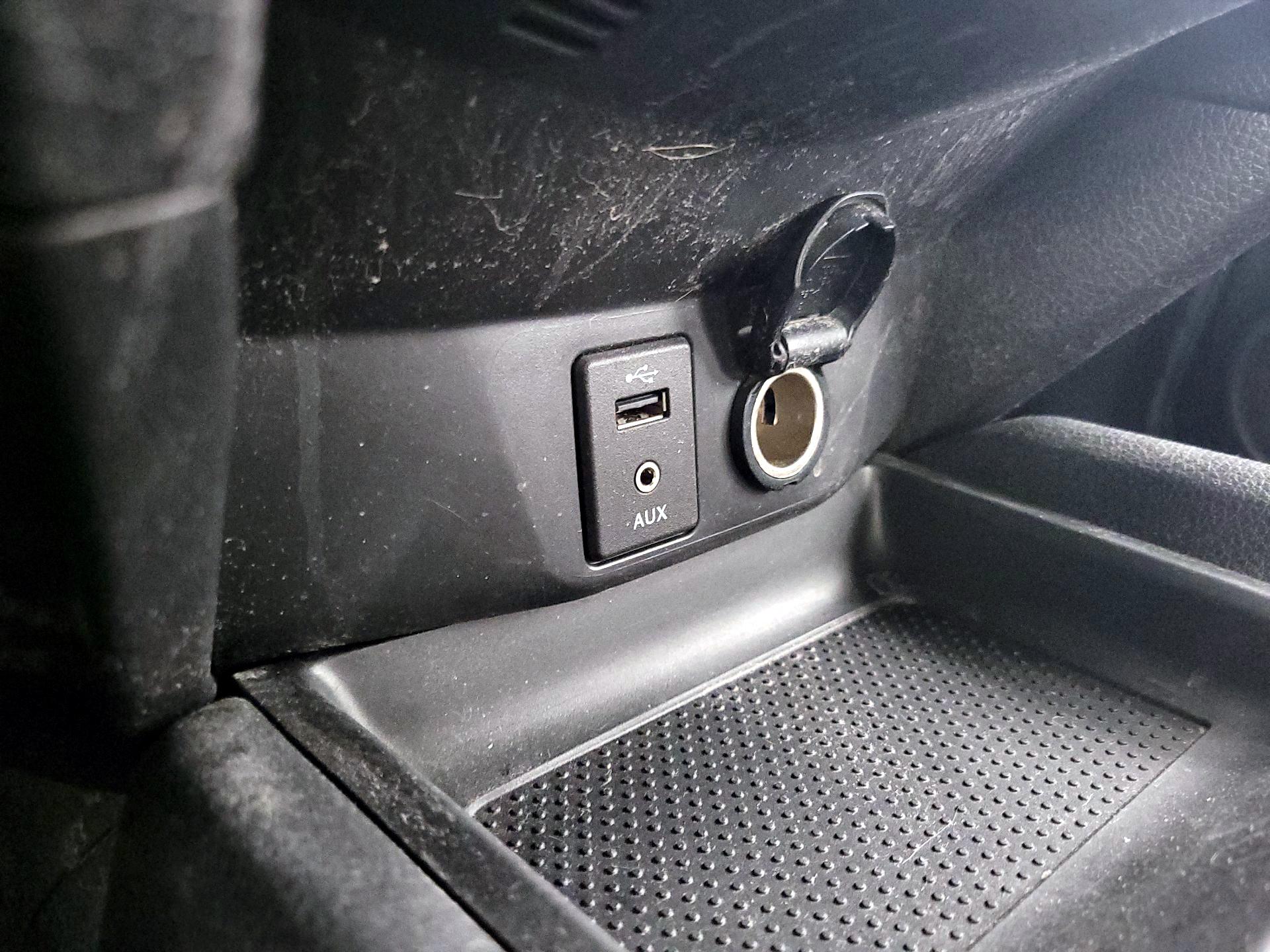 Thumbnail: 2018 Nissan Rogue Sport - 18