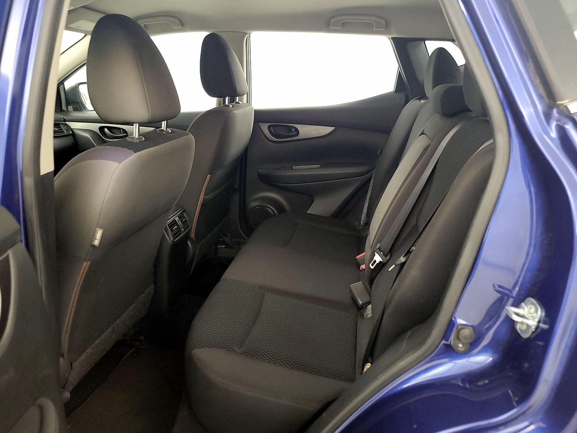 Thumbnail: 2018 Nissan Rogue Sport - 19