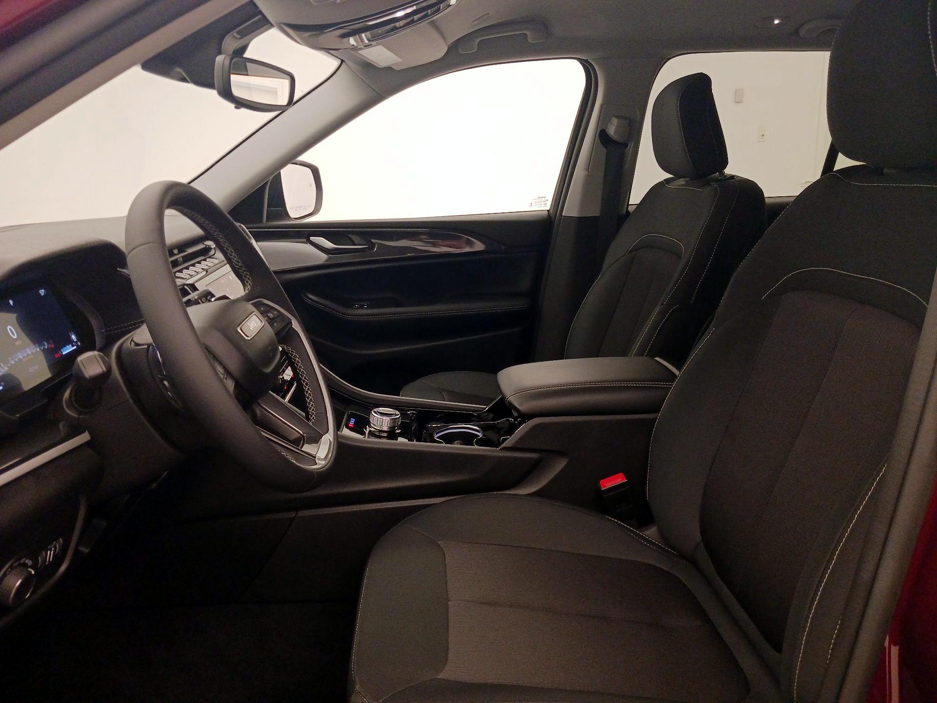 Thumbnail: 2023 Jeep Grand Cherokee - 11