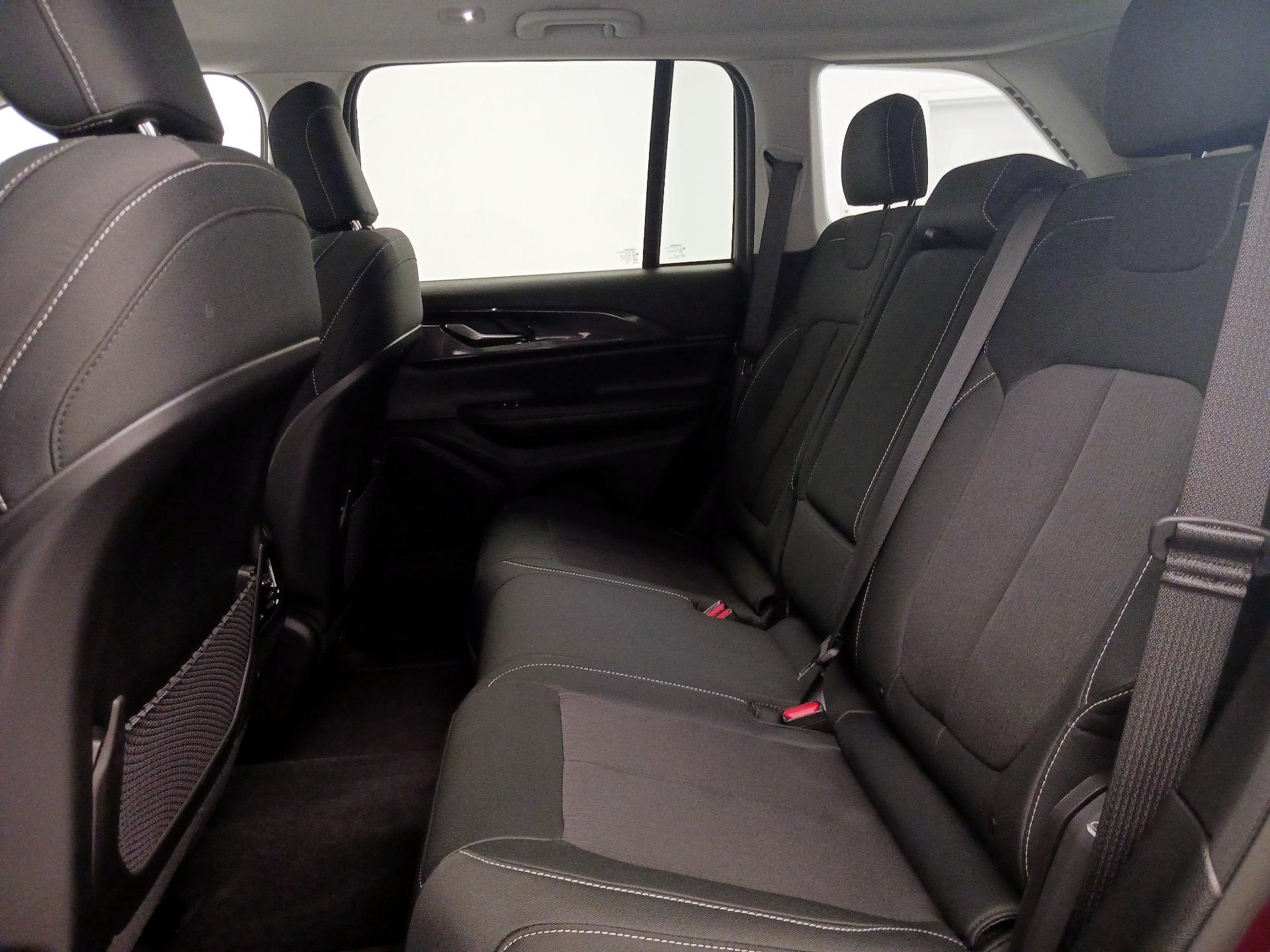 Thumbnail: 2023 Jeep Grand Cherokee - 19