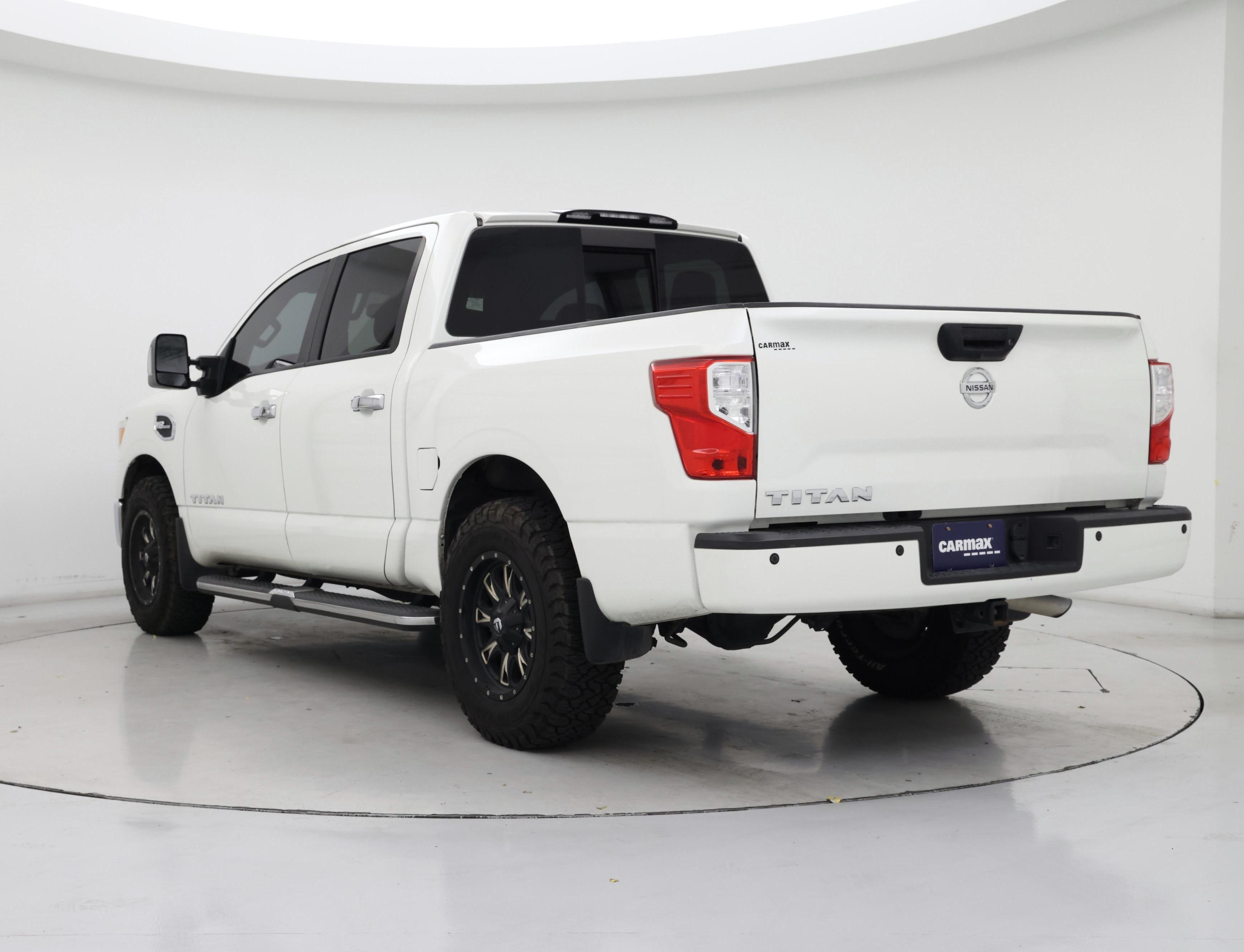 Thumbnail: 2017 Nissan Titan - 2