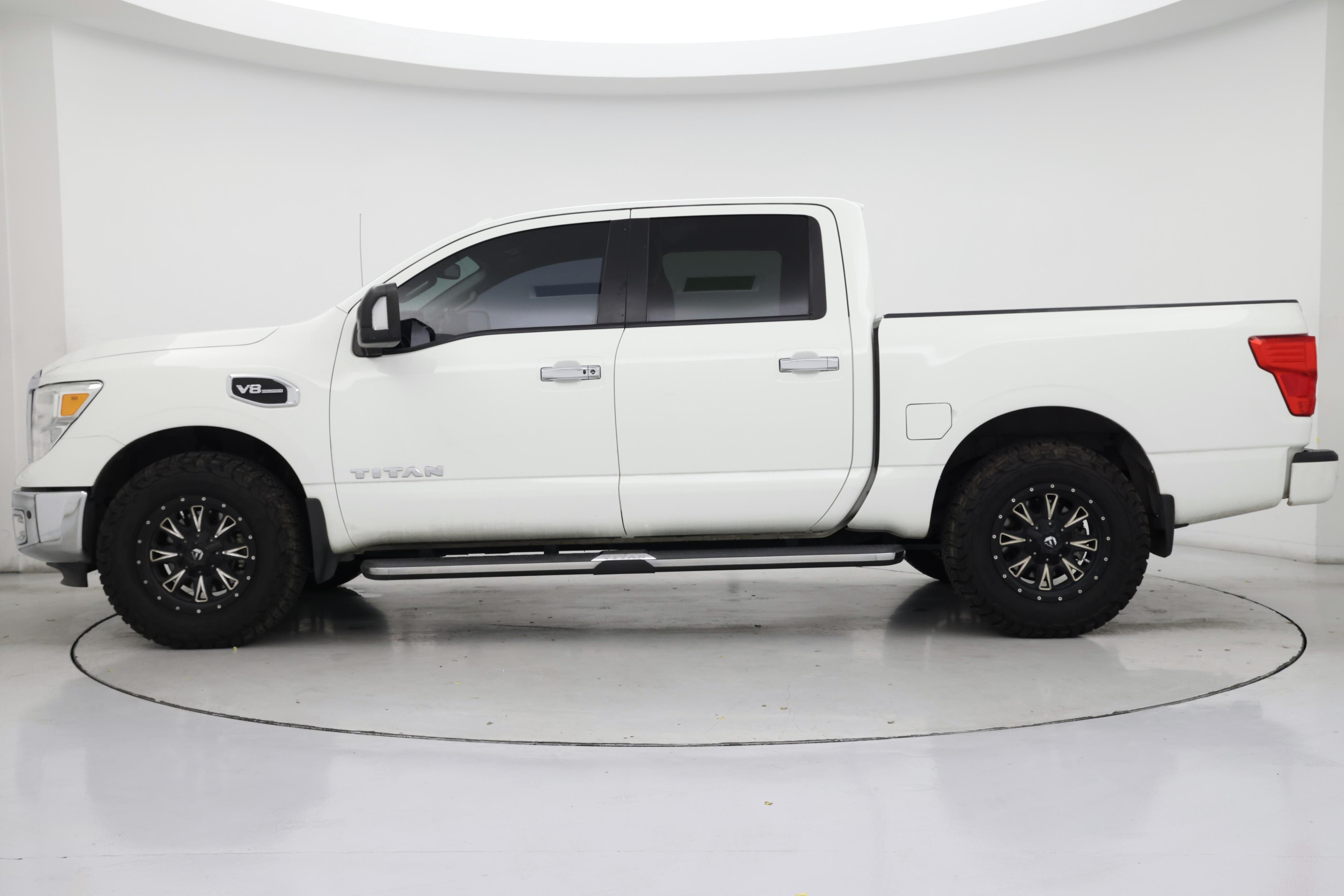 Thumbnail: 2017 Nissan Titan - 3