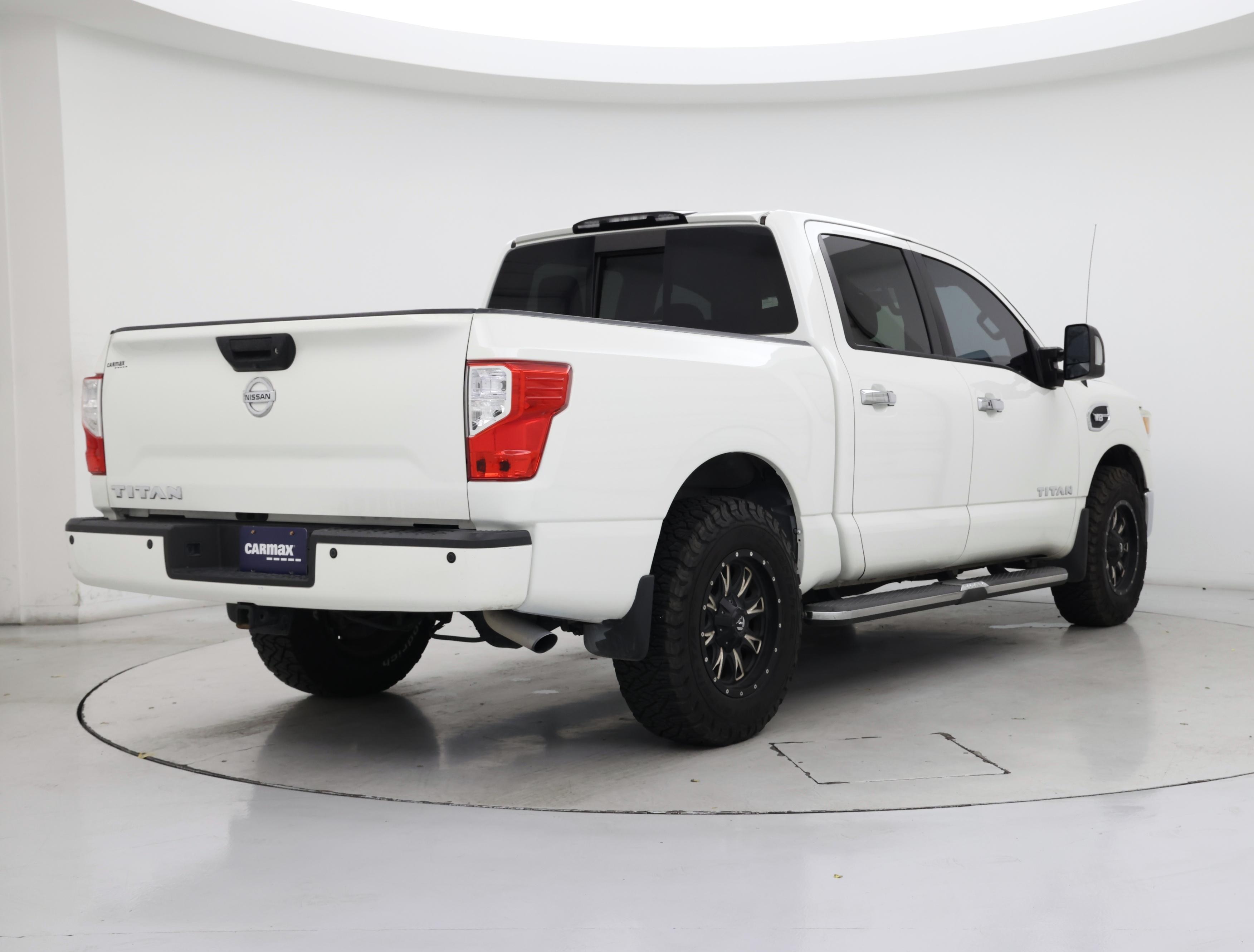 Thumbnail: 2017 Nissan Titan - 8