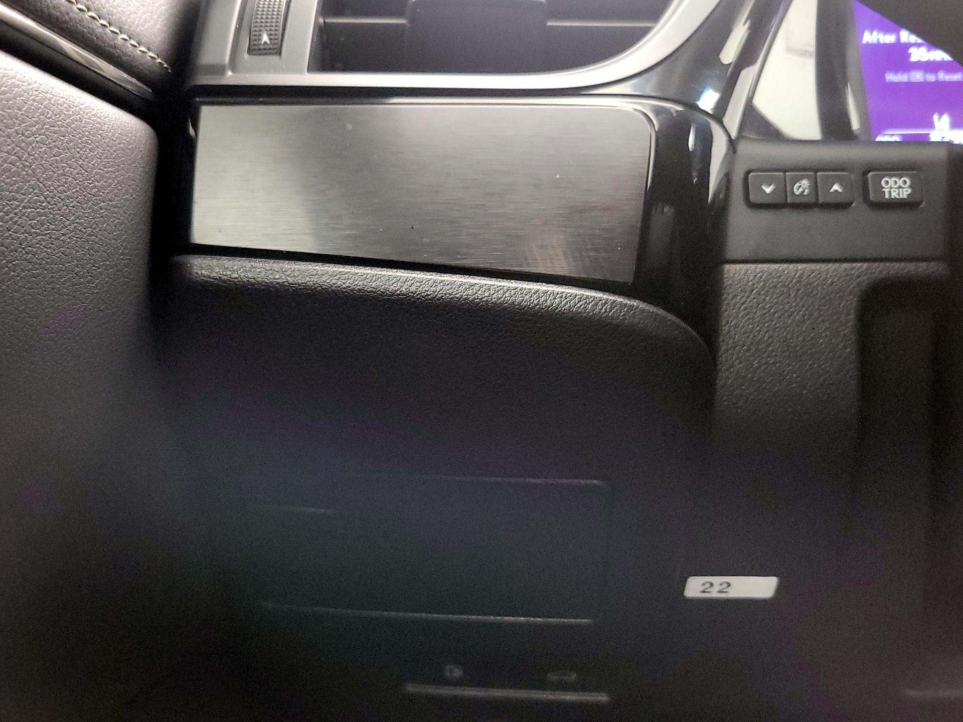 Thumbnail: 2022 Lexus ES - 13