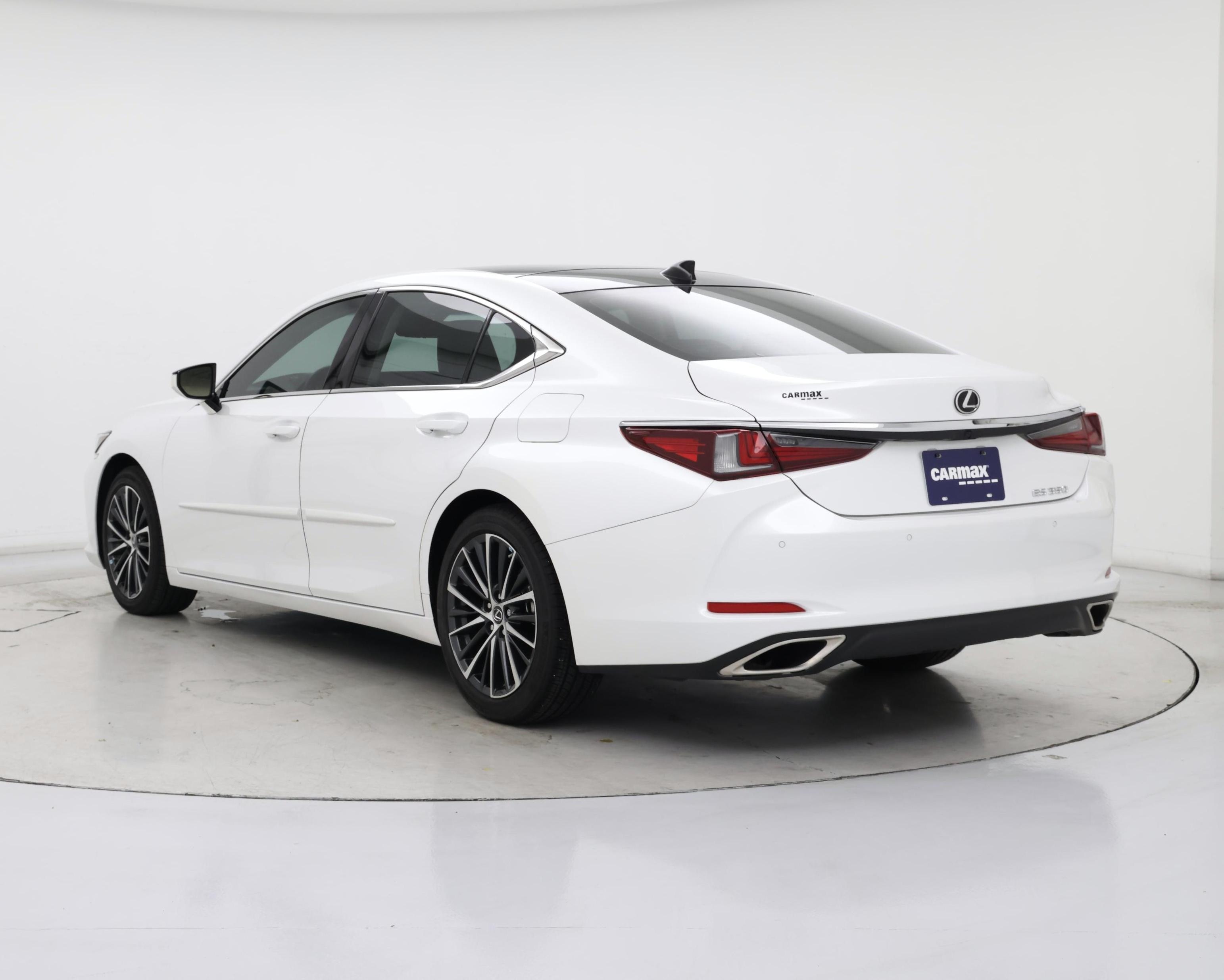 Thumbnail: 2022 Lexus ES - 2