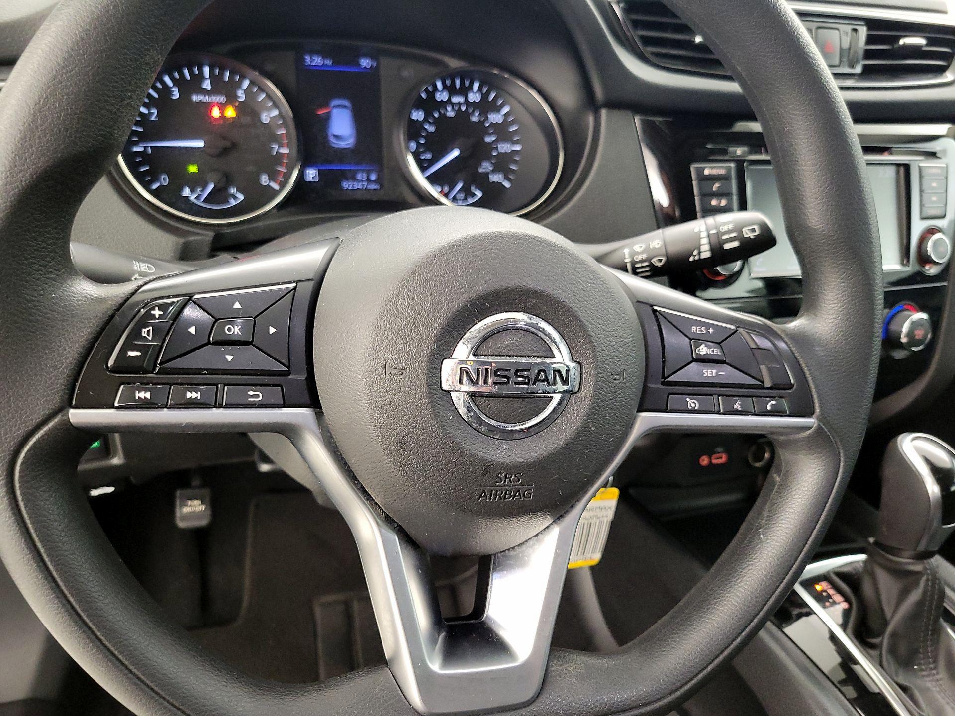 Thumbnail: 2021 Nissan Rogue Sport - 10