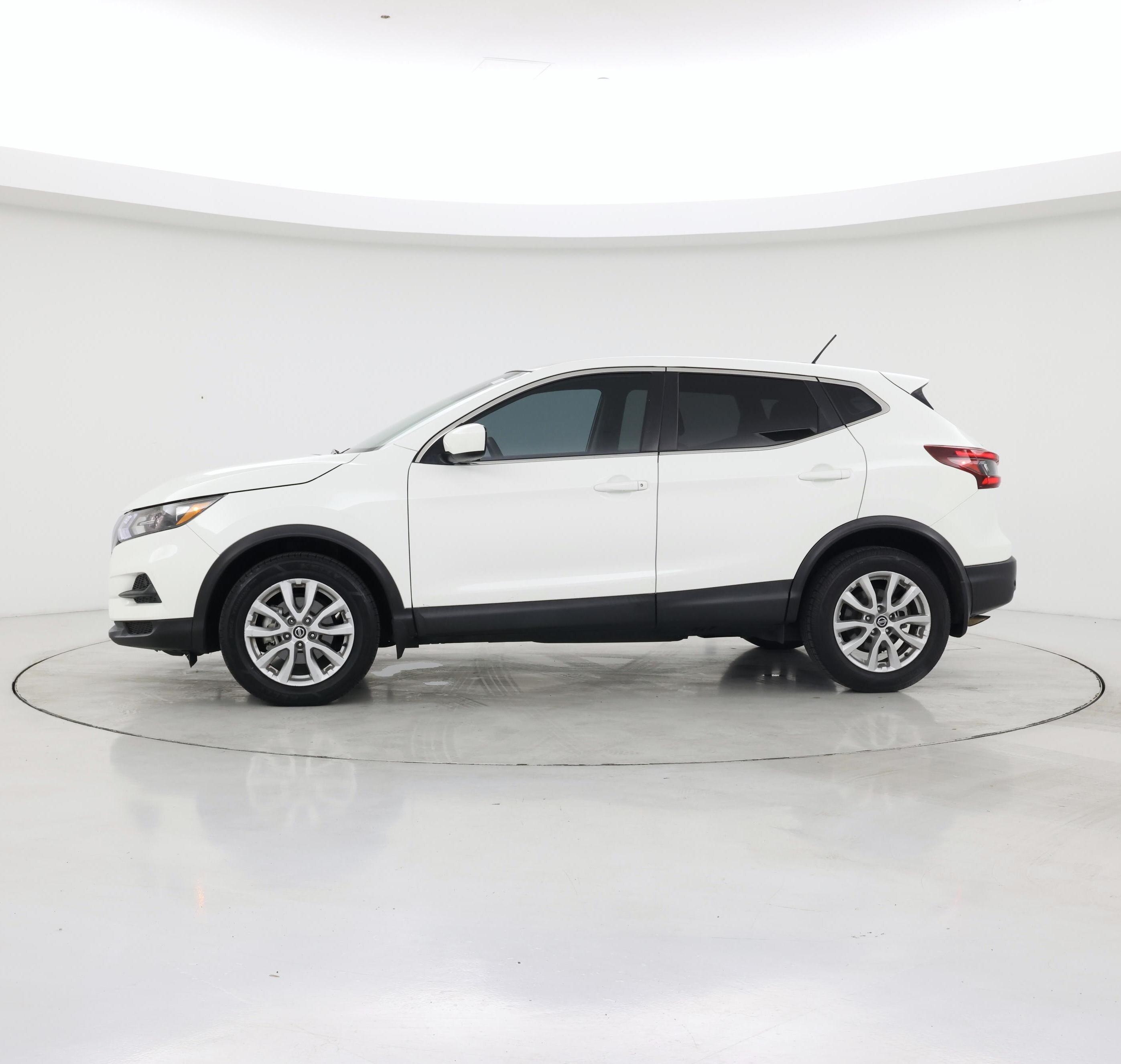 Thumbnail: 2021 Nissan Rogue Sport - 3
