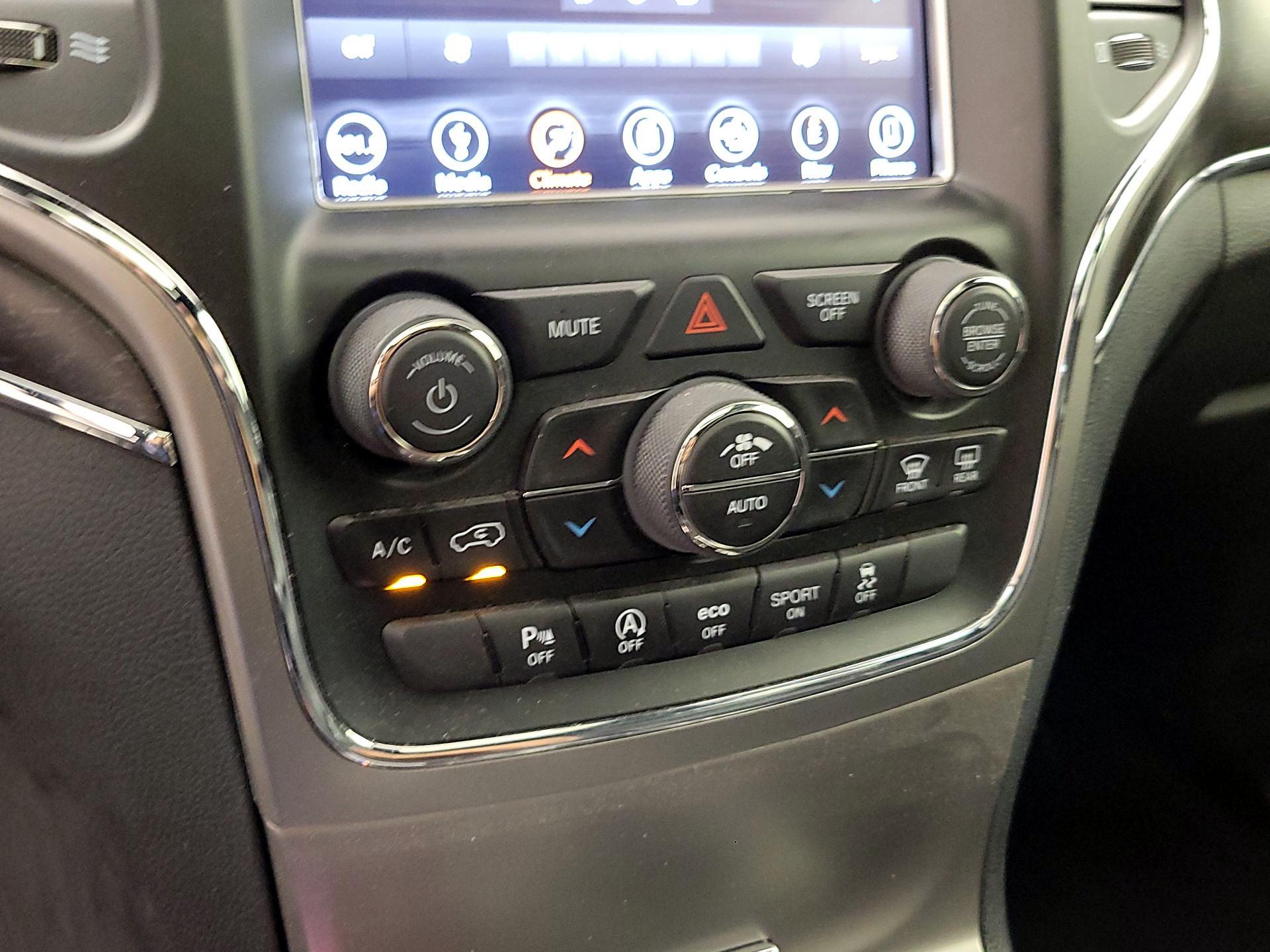 Thumbnail: 2018 Jeep Grand Cherokee - 17