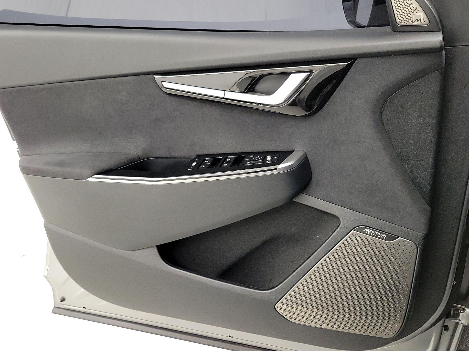 Thumbnail: 2024 Kia EV6 - 12