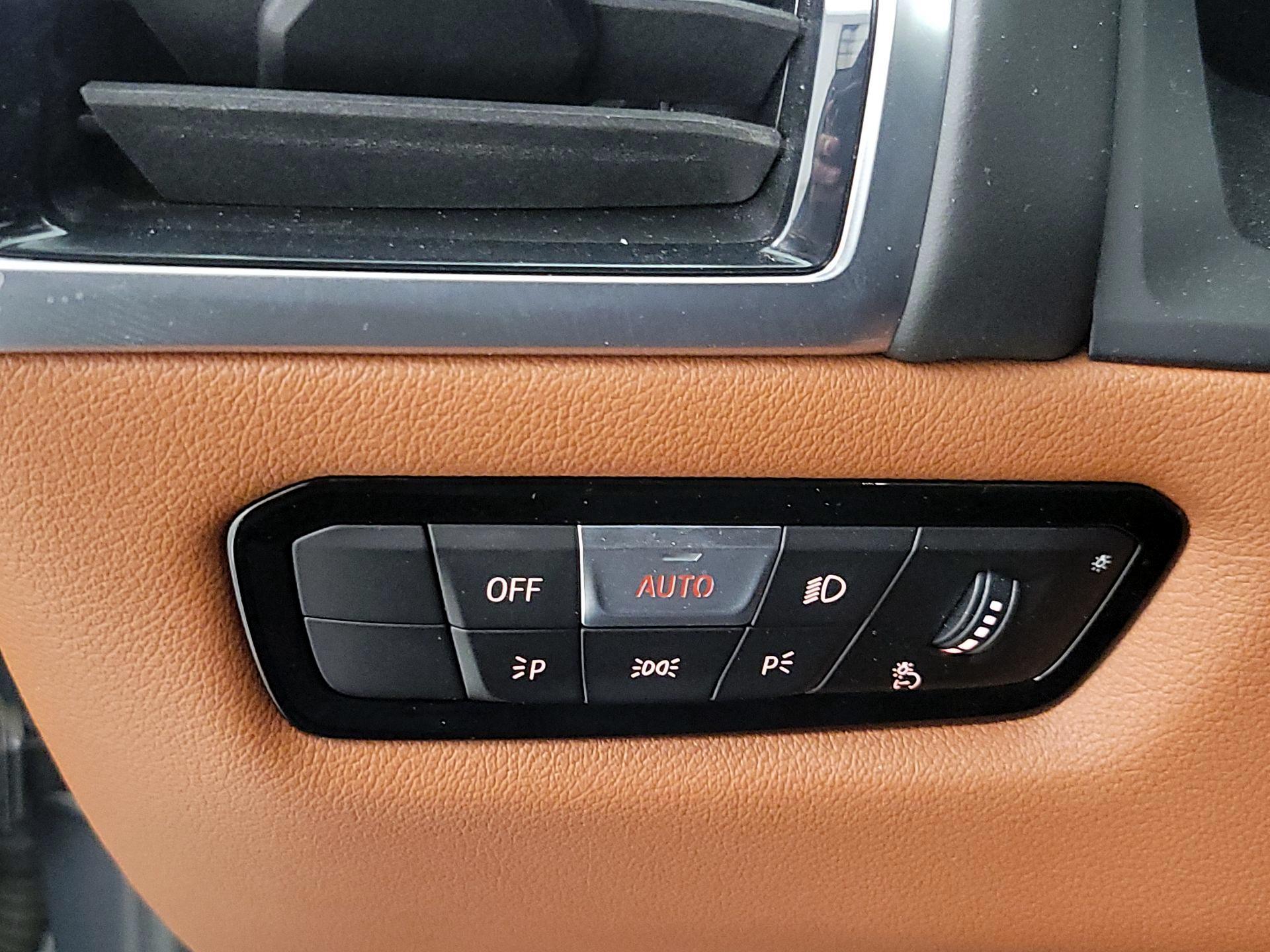 Thumbnail: 2019 BMW 8 Series - 13