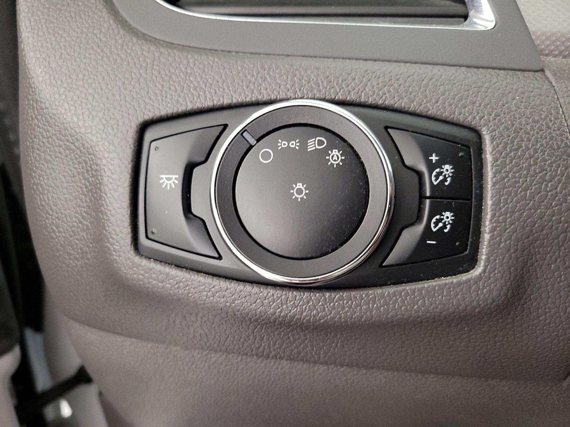 Thumbnail: 2014 Ford Edge - 13