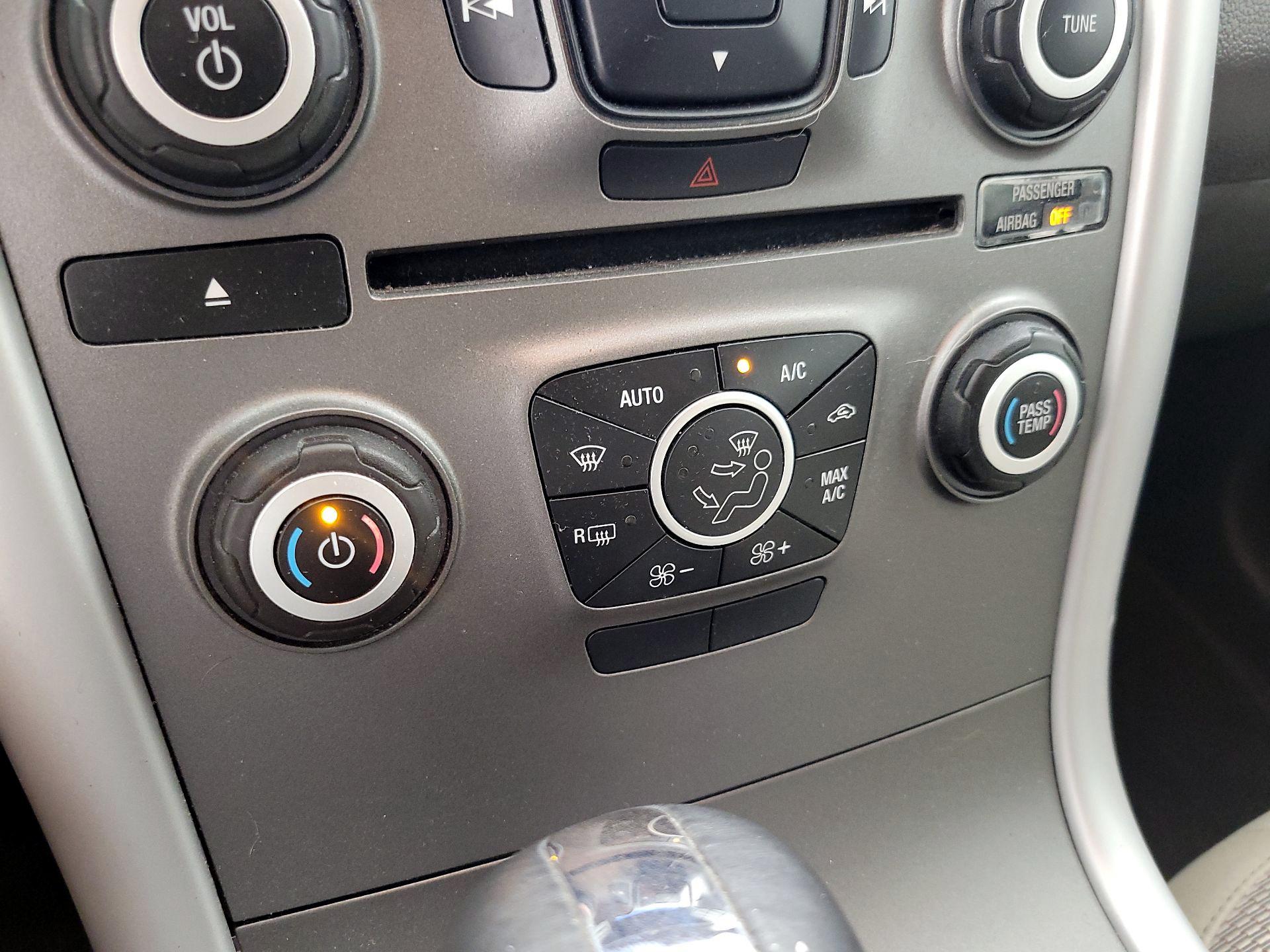 Thumbnail: 2014 Ford Edge - 15