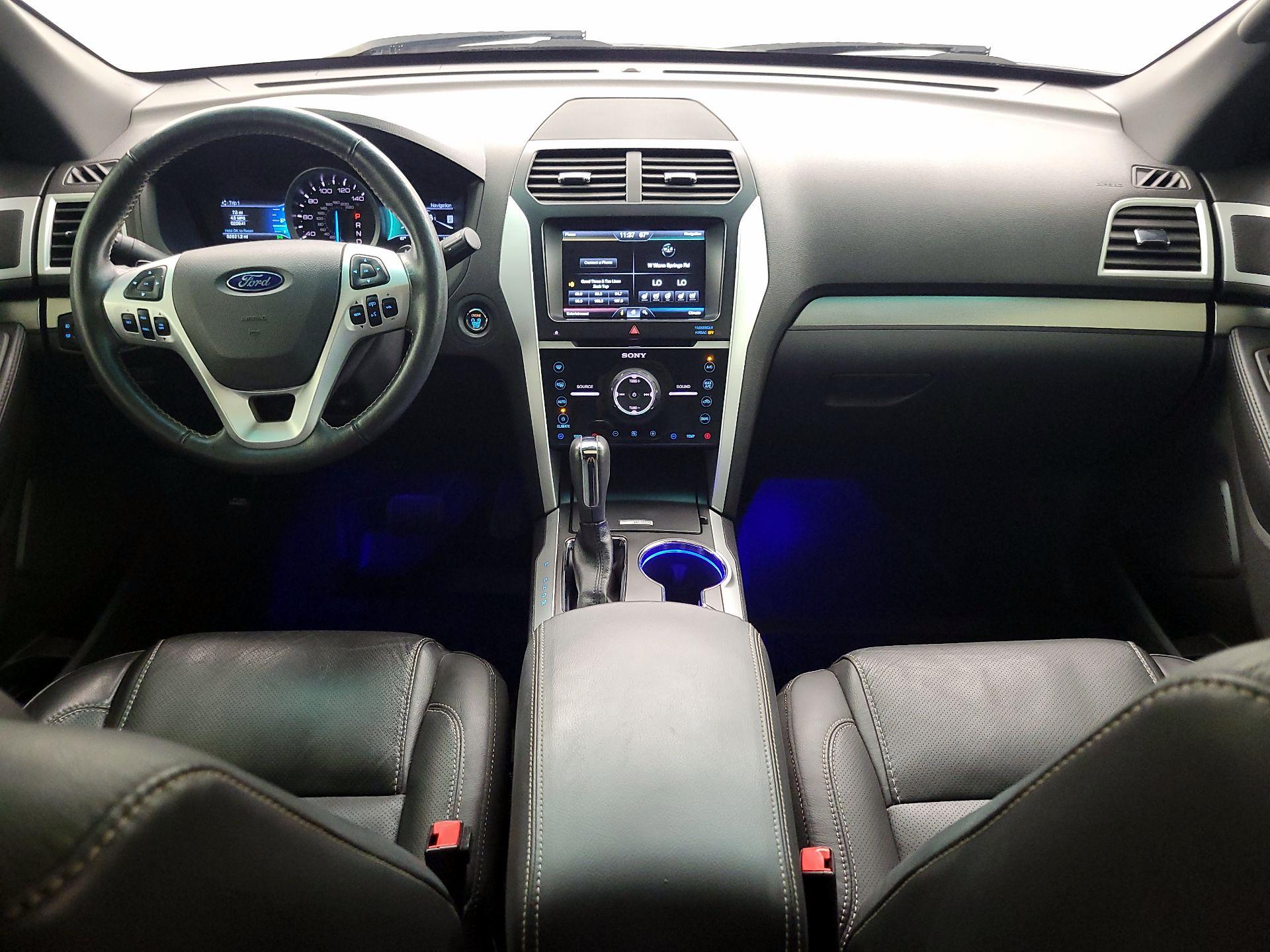 Thumbnail: 2015 Ford Explorer - 9