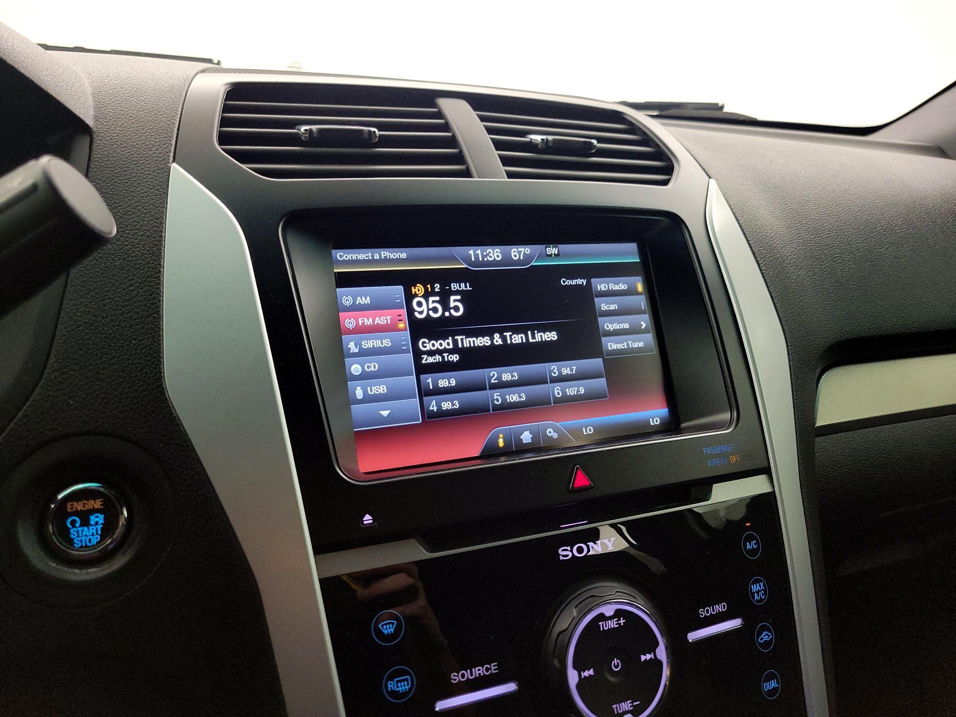 Thumbnail: 2015 Ford Explorer - 15