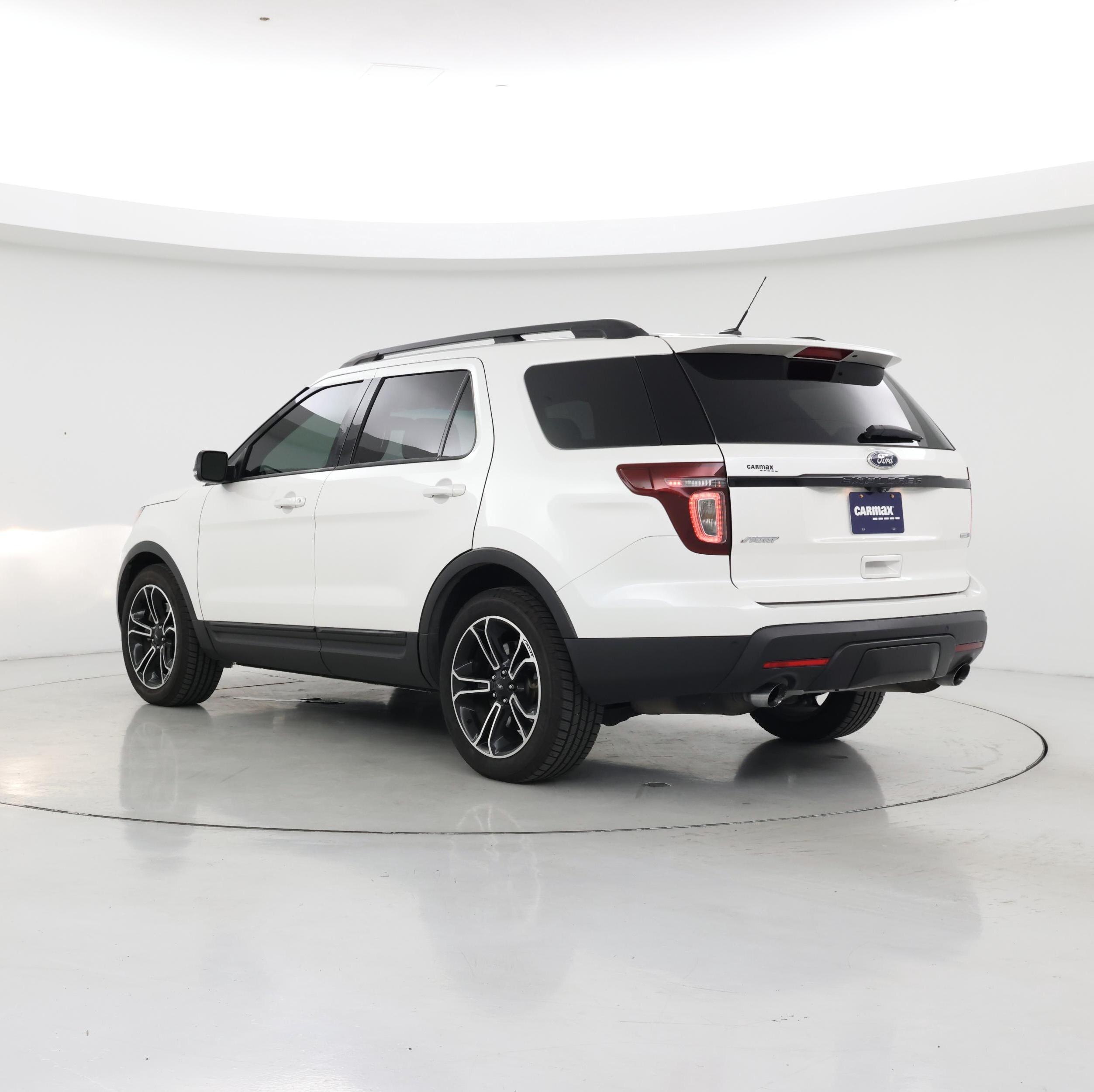 Thumbnail: 2015 Ford Explorer - 2