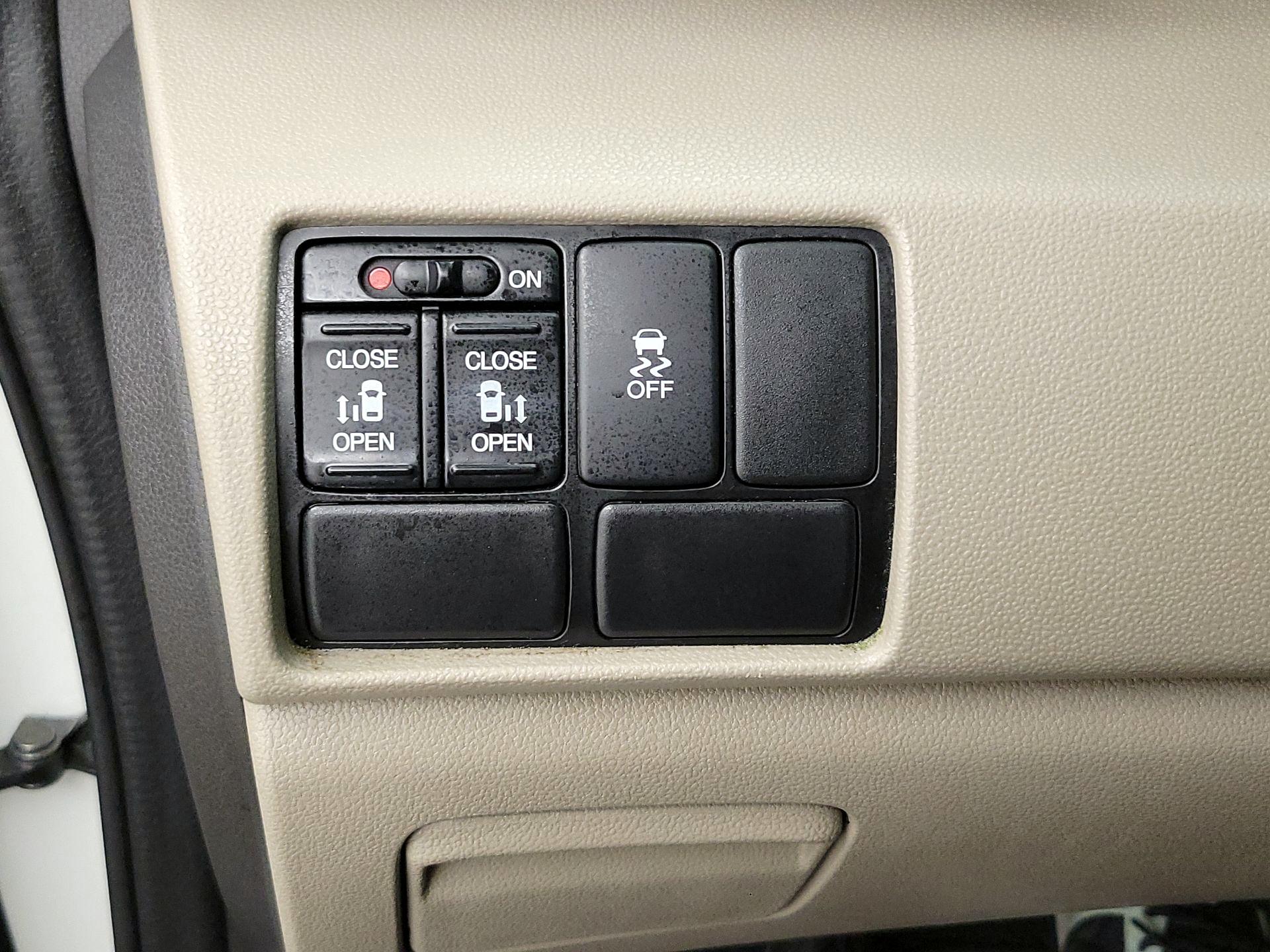 Thumbnail: 2014 Honda Odyssey - 13