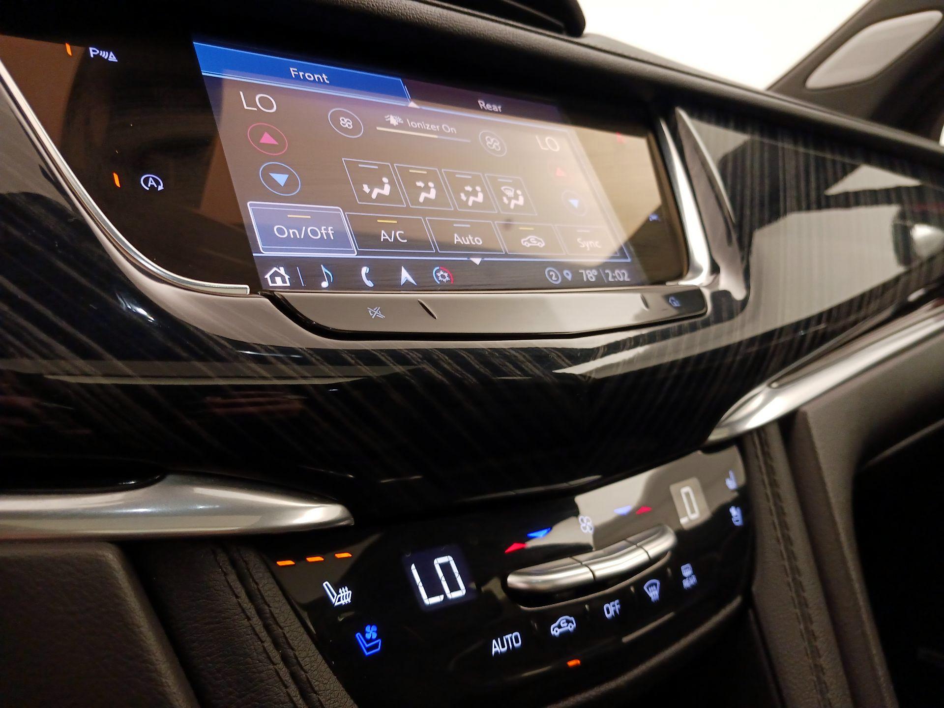 Thumbnail: 2024 Cadillac XT6 - 17