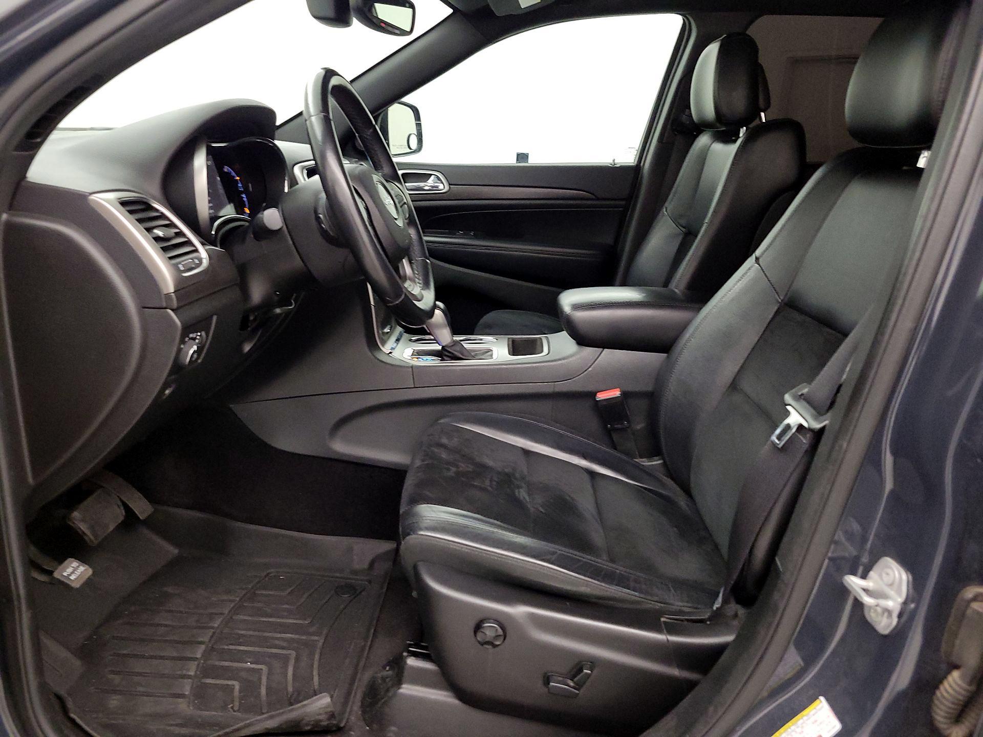 Thumbnail: 2018 Jeep Grand Cherokee - 11