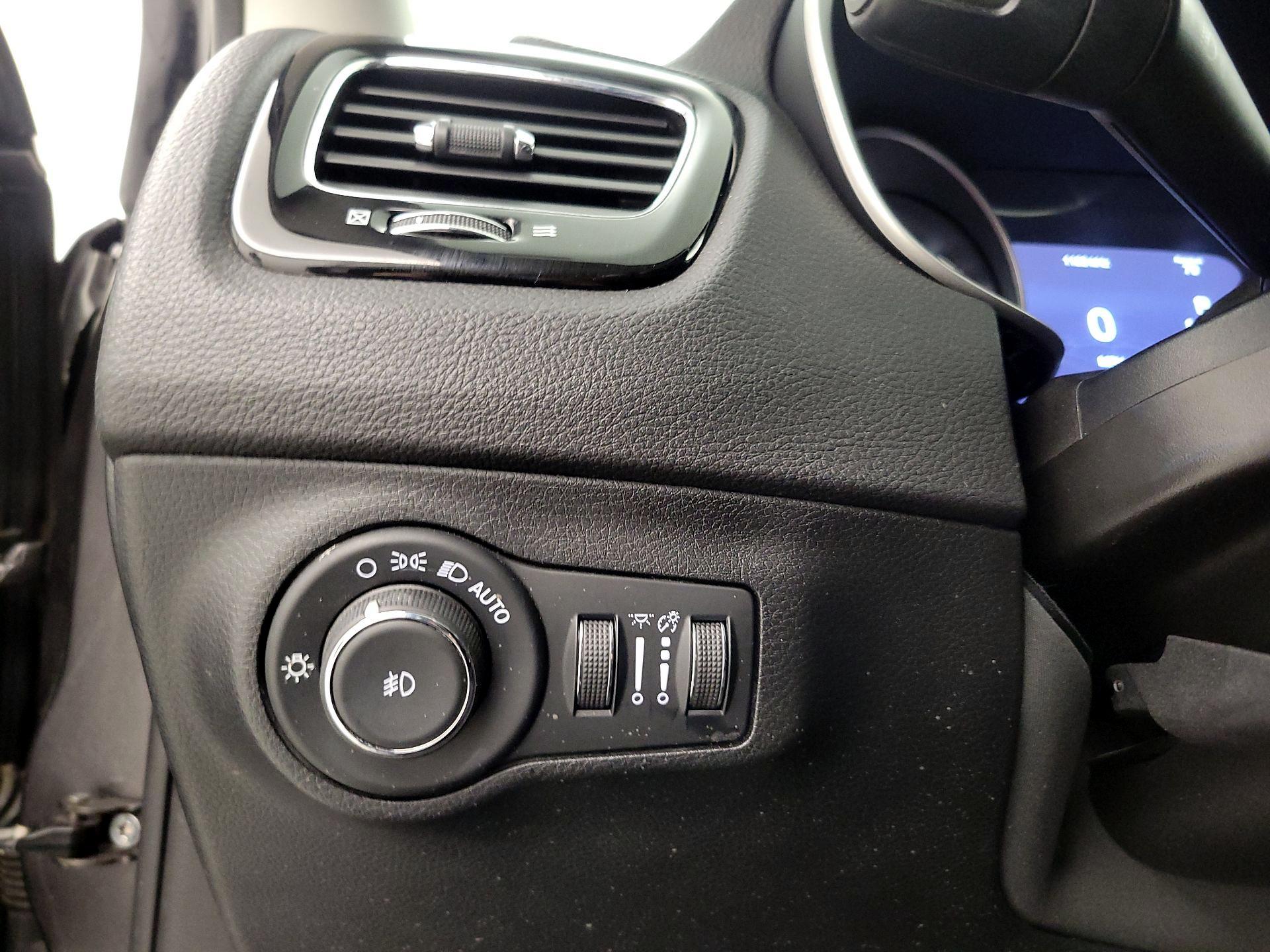 Thumbnail: 2019 Jeep Compass - 13