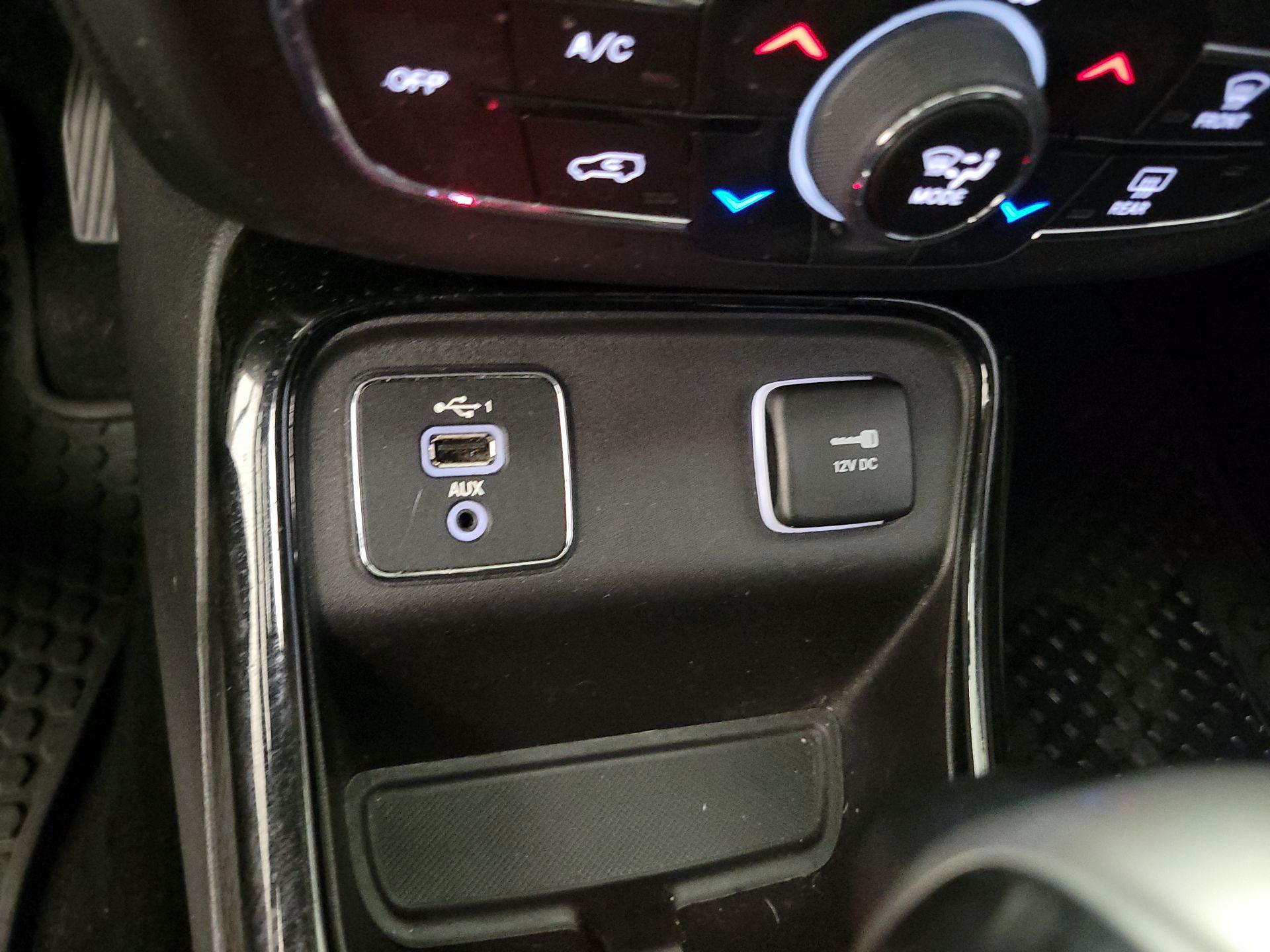 Thumbnail: 2019 Jeep Compass - 18