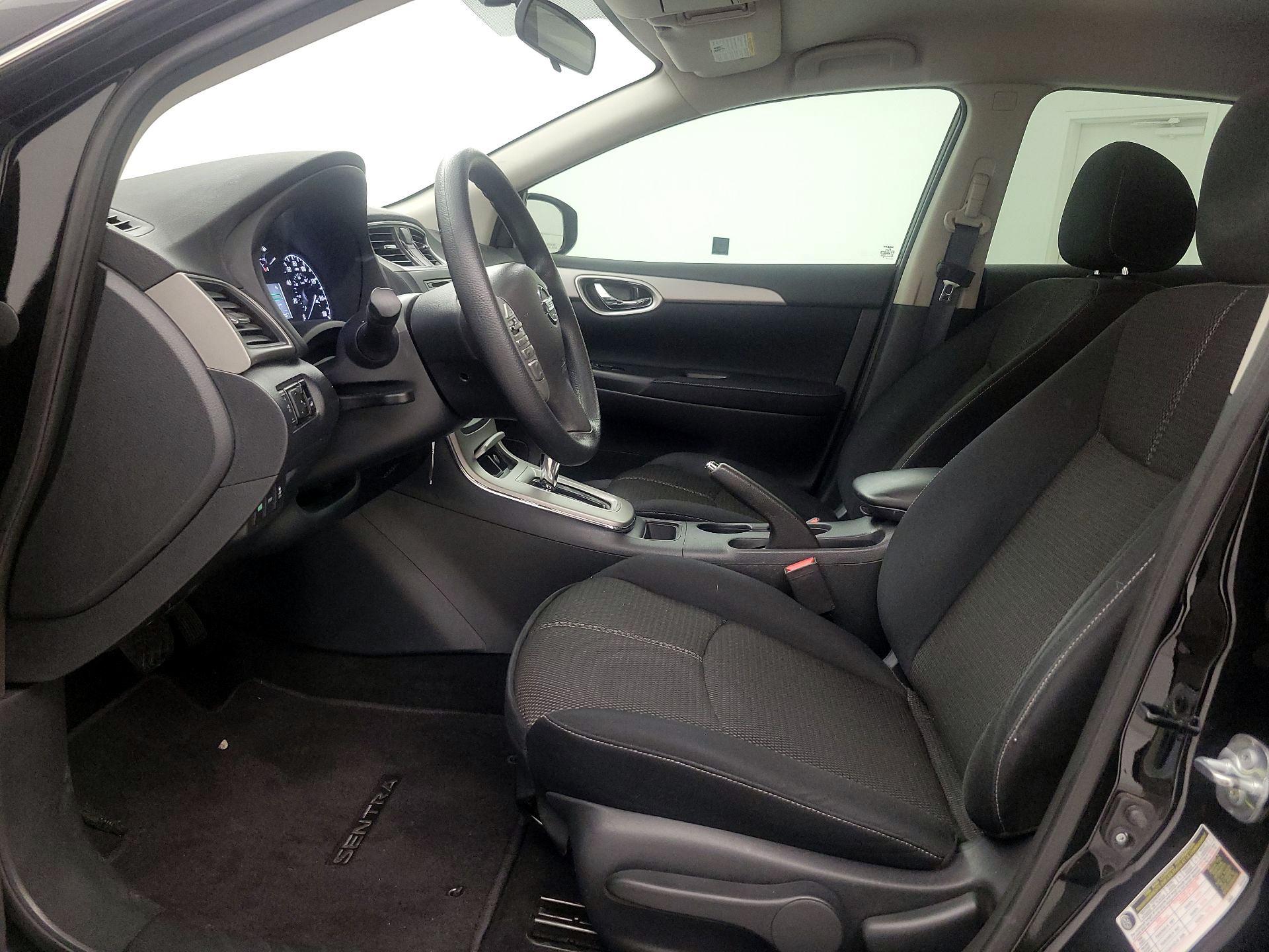 Thumbnail: 2015 Nissan Sentra - 11
