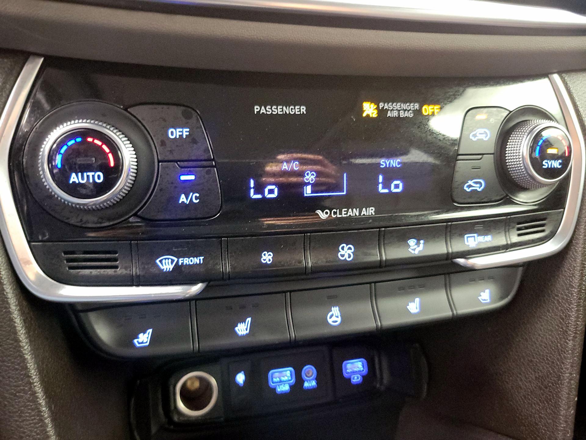 Thumbnail: 2019 Hyundai Santa Fe - 17