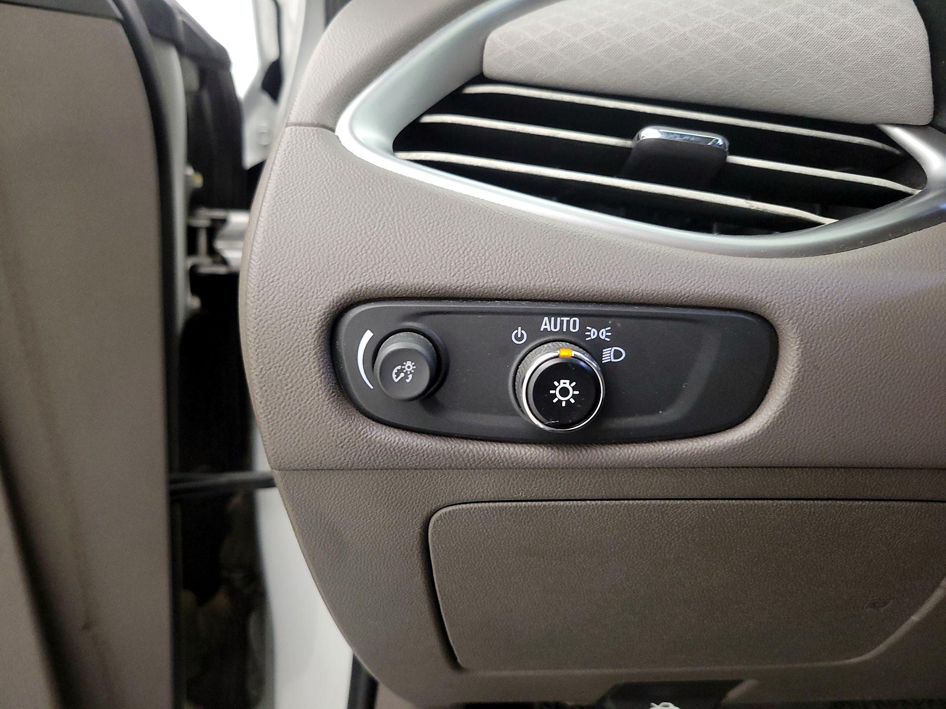 Thumbnail: 2017 Chevrolet Malibu - 13