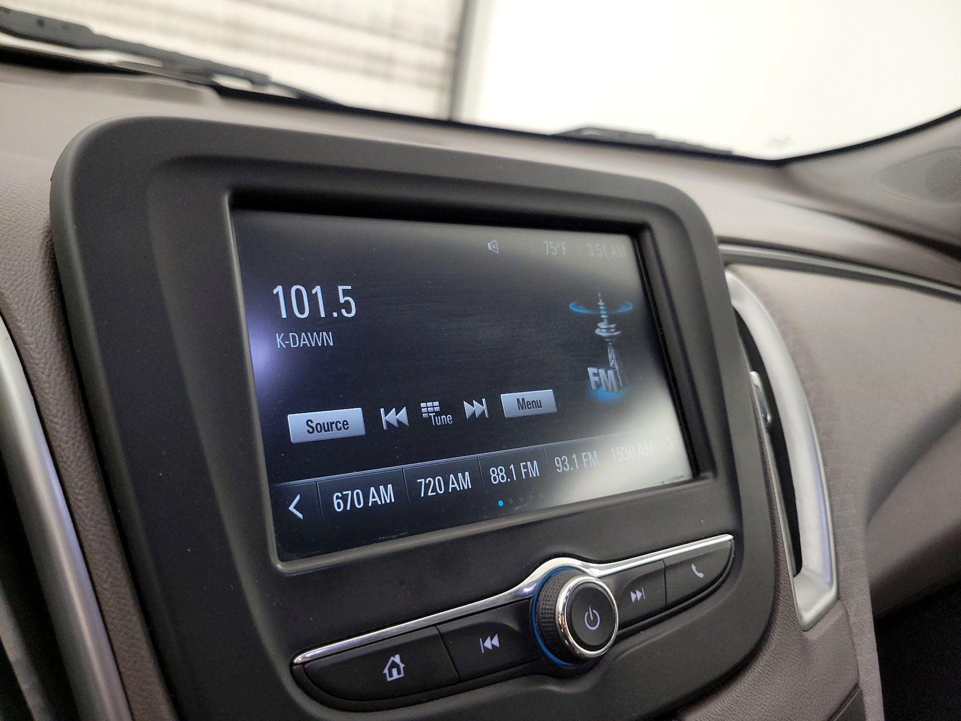 Thumbnail: 2017 Chevrolet Malibu - 15