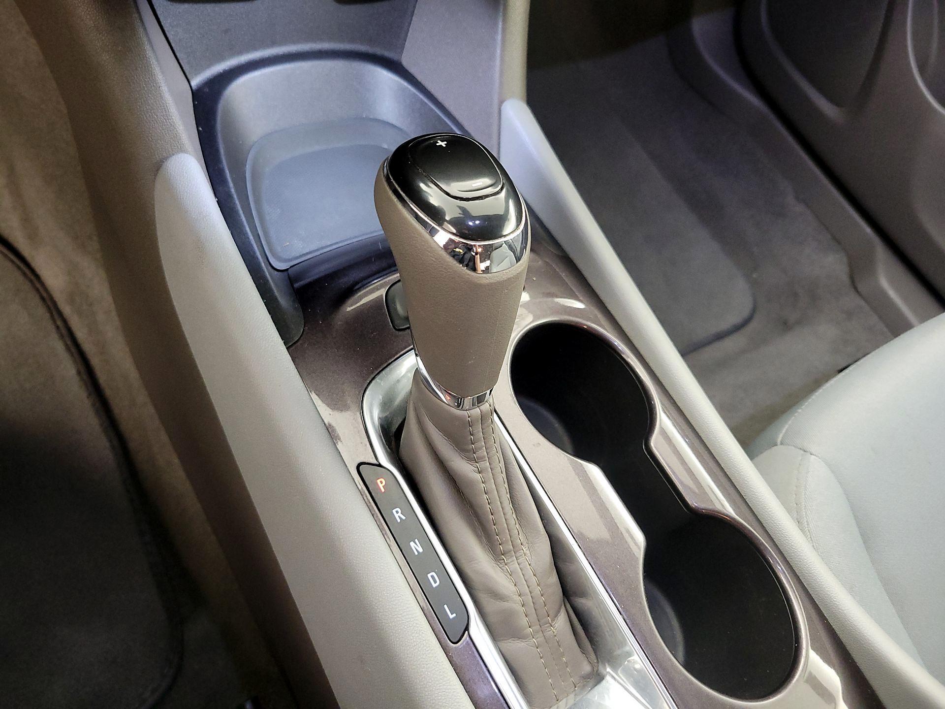 Thumbnail: 2017 Chevrolet Malibu - 17