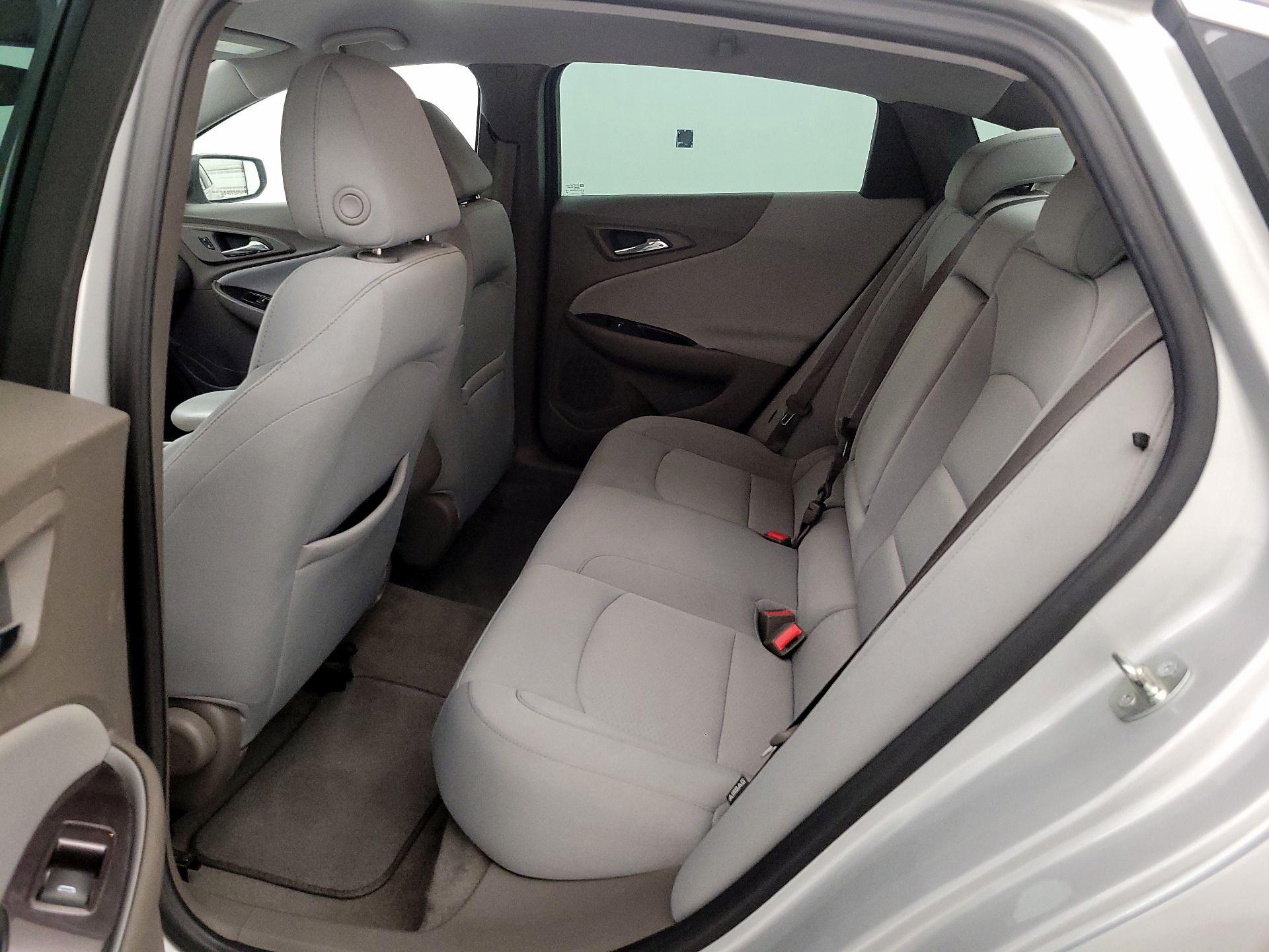 Thumbnail: 2017 Chevrolet Malibu - 19