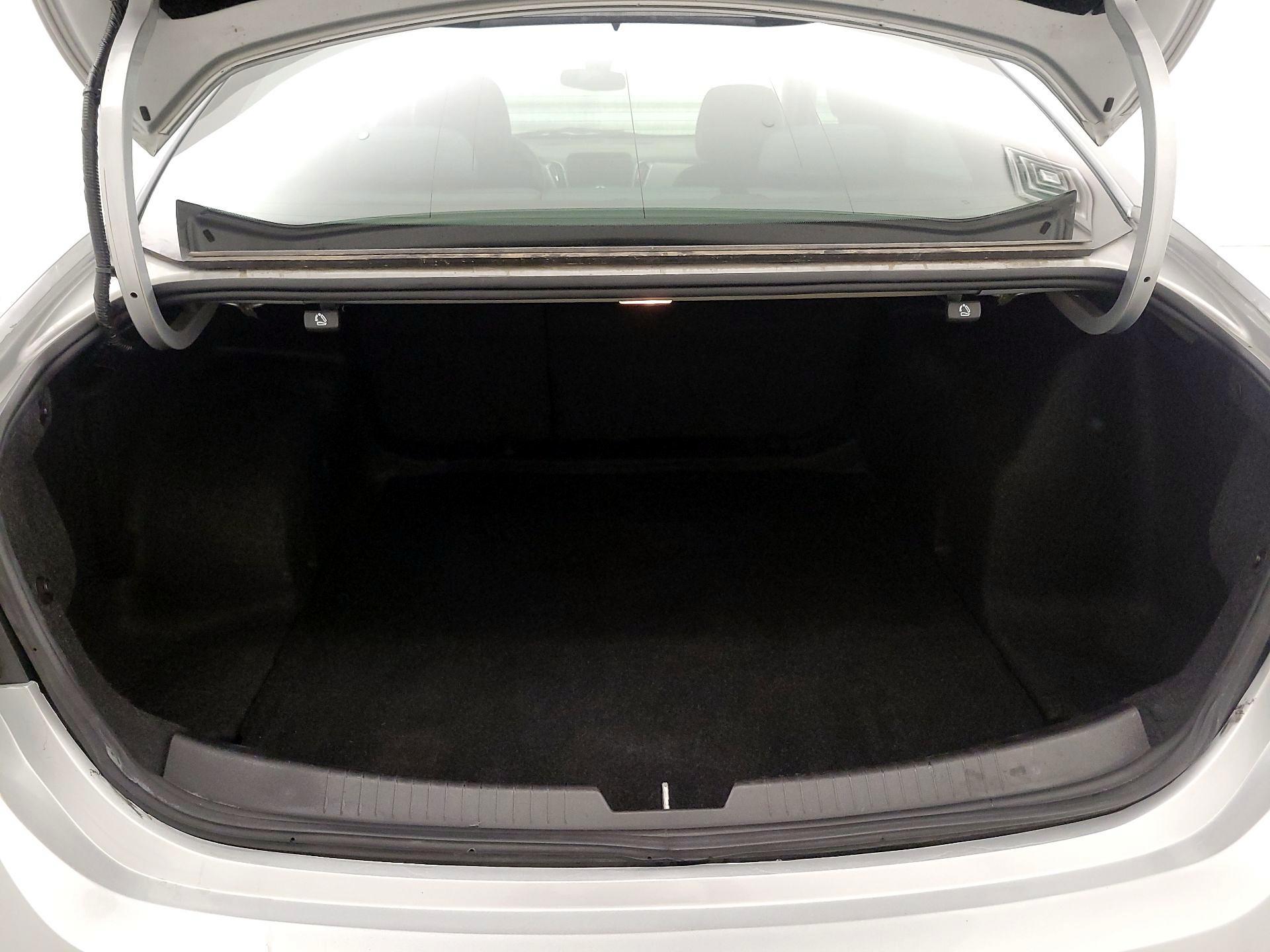 Thumbnail: 2017 Chevrolet Malibu - 20