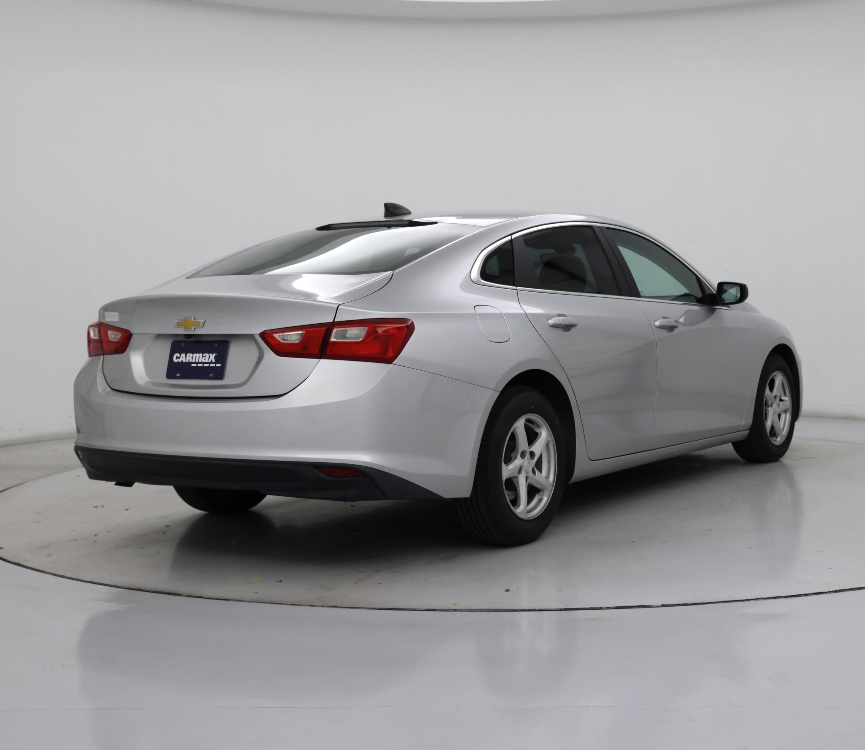 Thumbnail: 2017 Chevrolet Malibu - 8