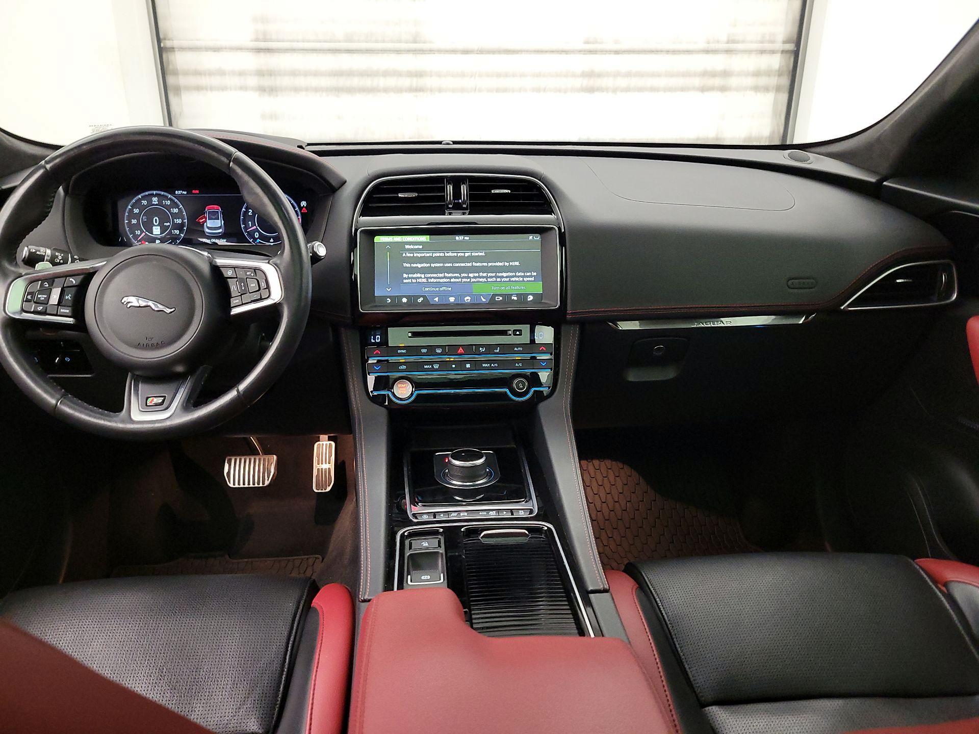 Thumbnail: 2019 Jaguar F-Pace - 9