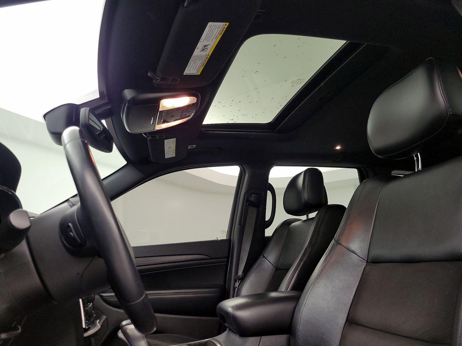 Thumbnail: 2019 Jeep Grand Cherokee - 20