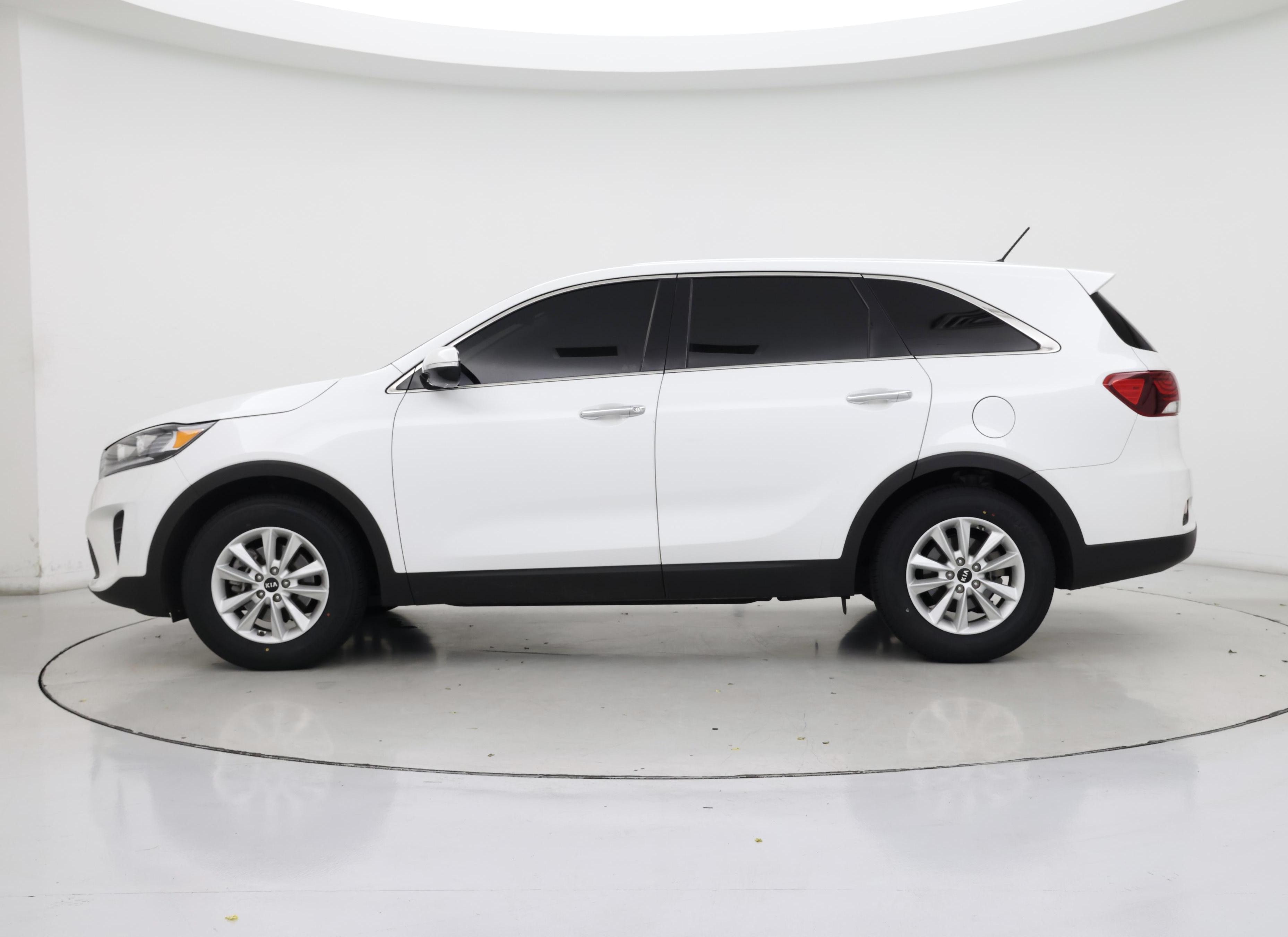 Thumbnail: 2020 Kia Sorento - 3