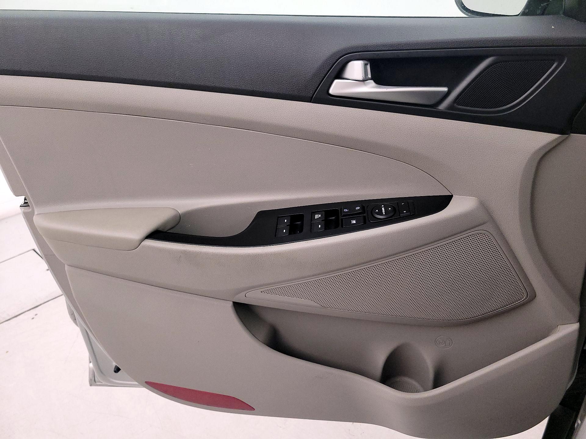 Thumbnail: 2020 Hyundai Tucson - 12