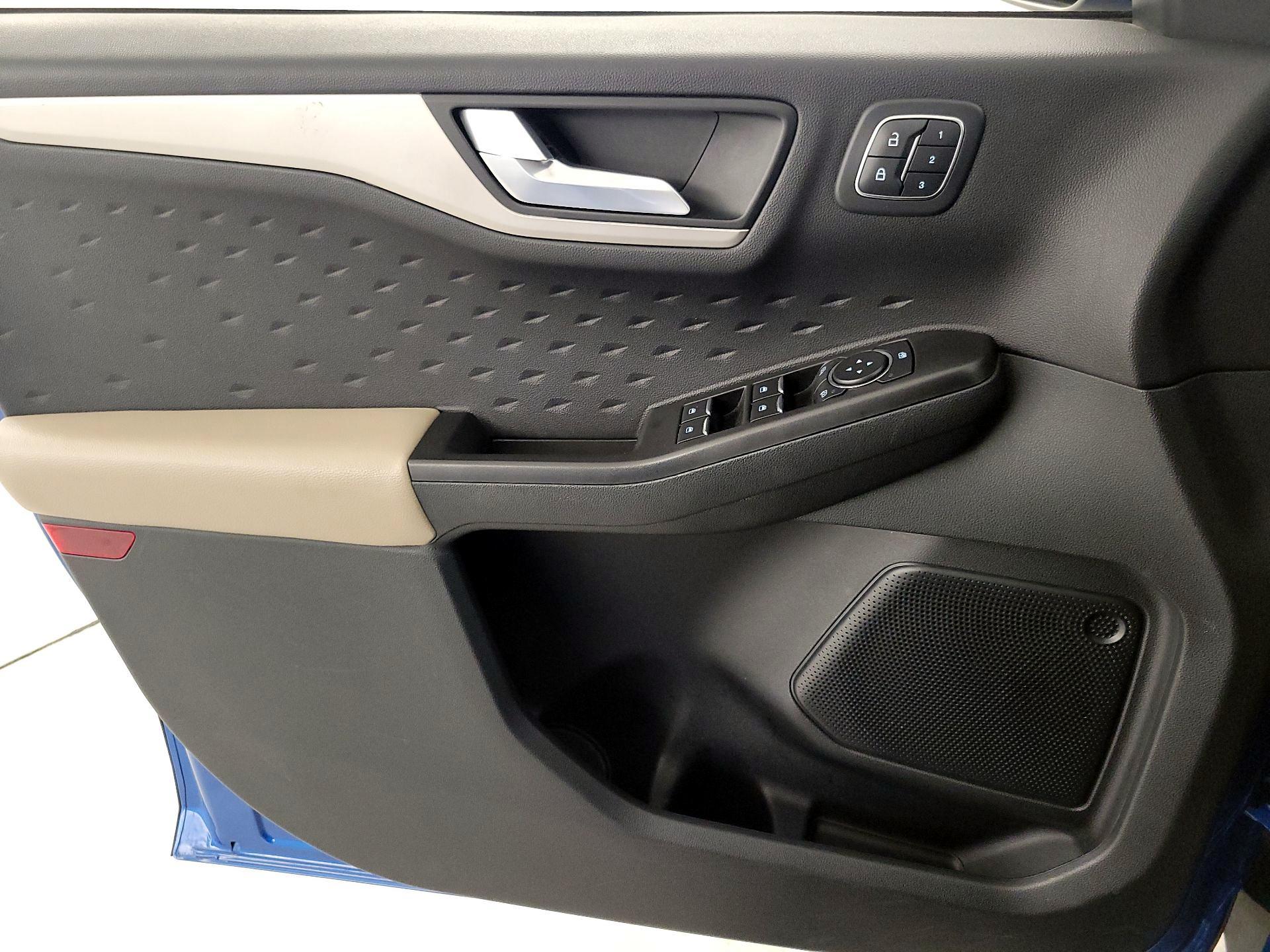 Thumbnail: 2020 Ford Escape - 12