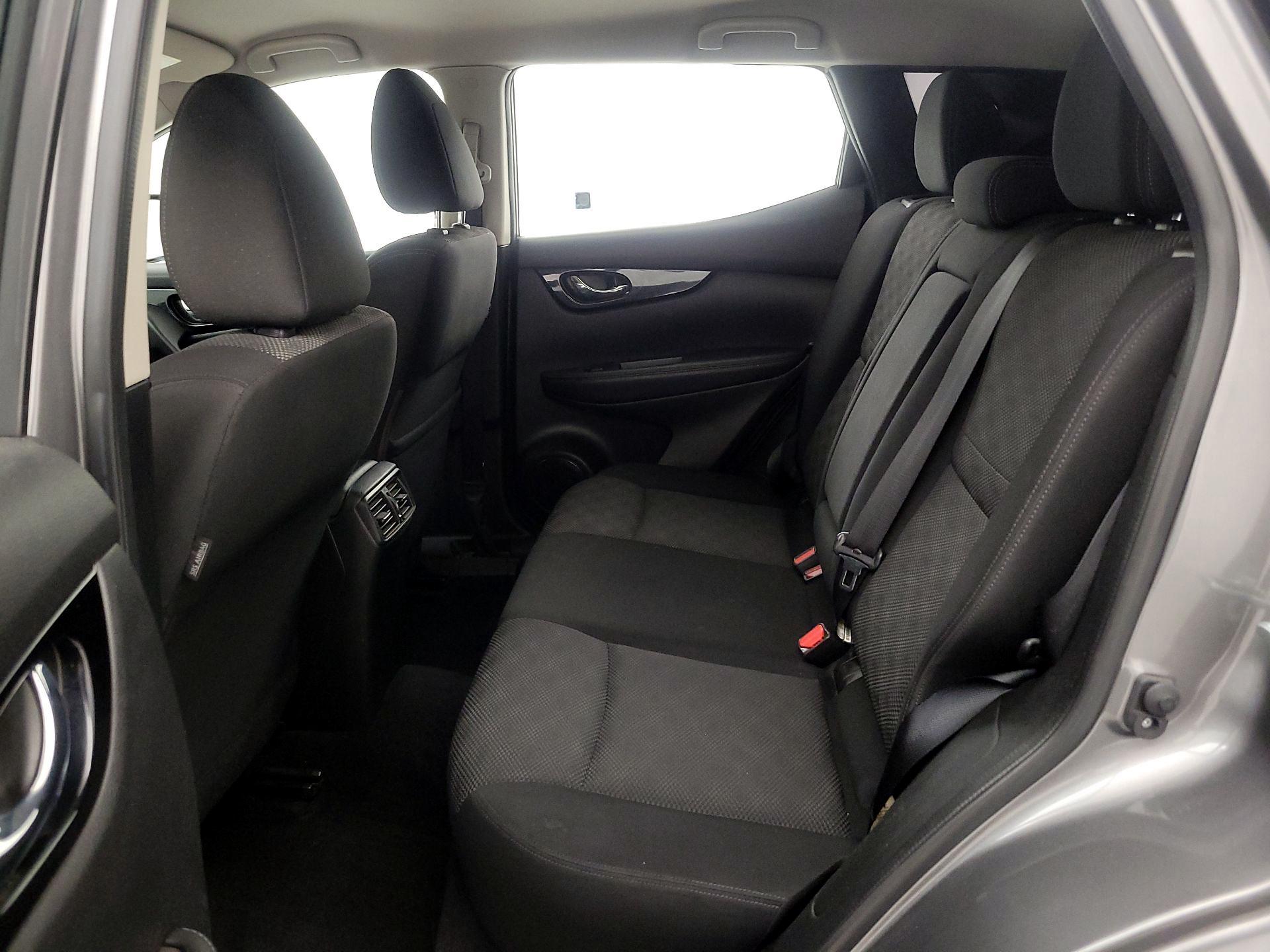 Thumbnail: 2017 Nissan Rogue Sport - 19