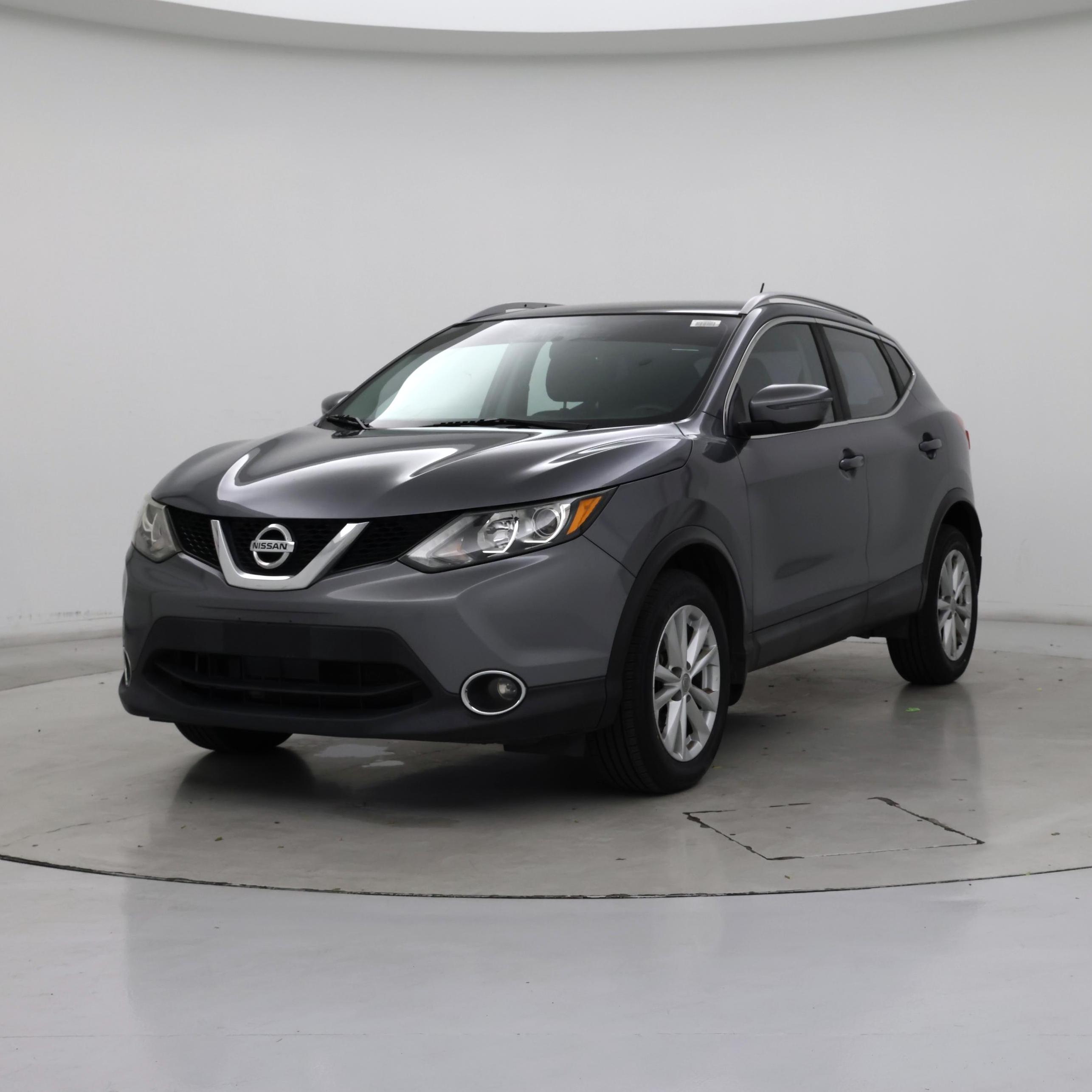 Thumbnail: 2017 Nissan Rogue Sport - 4