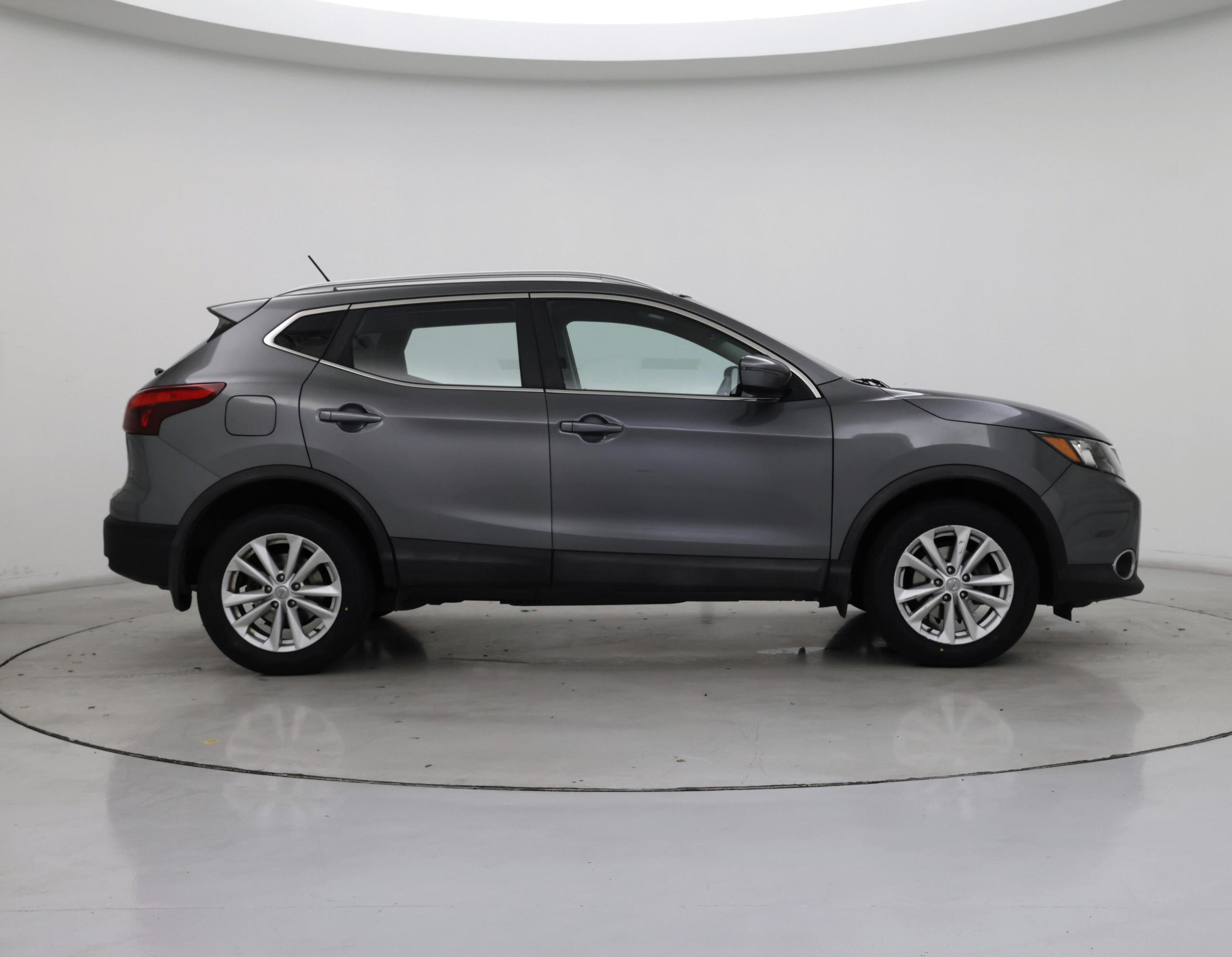 Thumbnail: 2017 Nissan Rogue Sport - 7