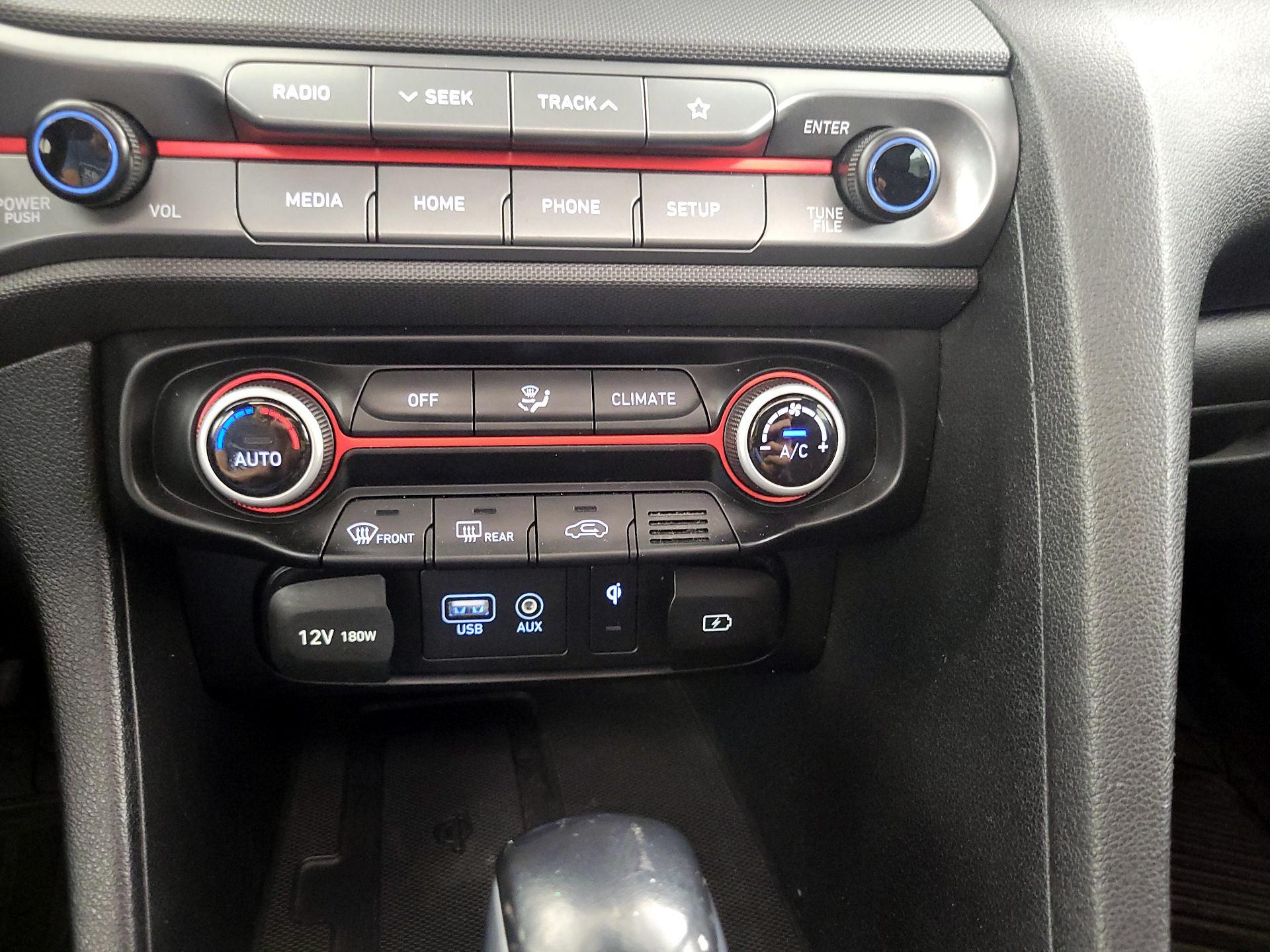 Thumbnail: 2019 Hyundai Veloster - 16
