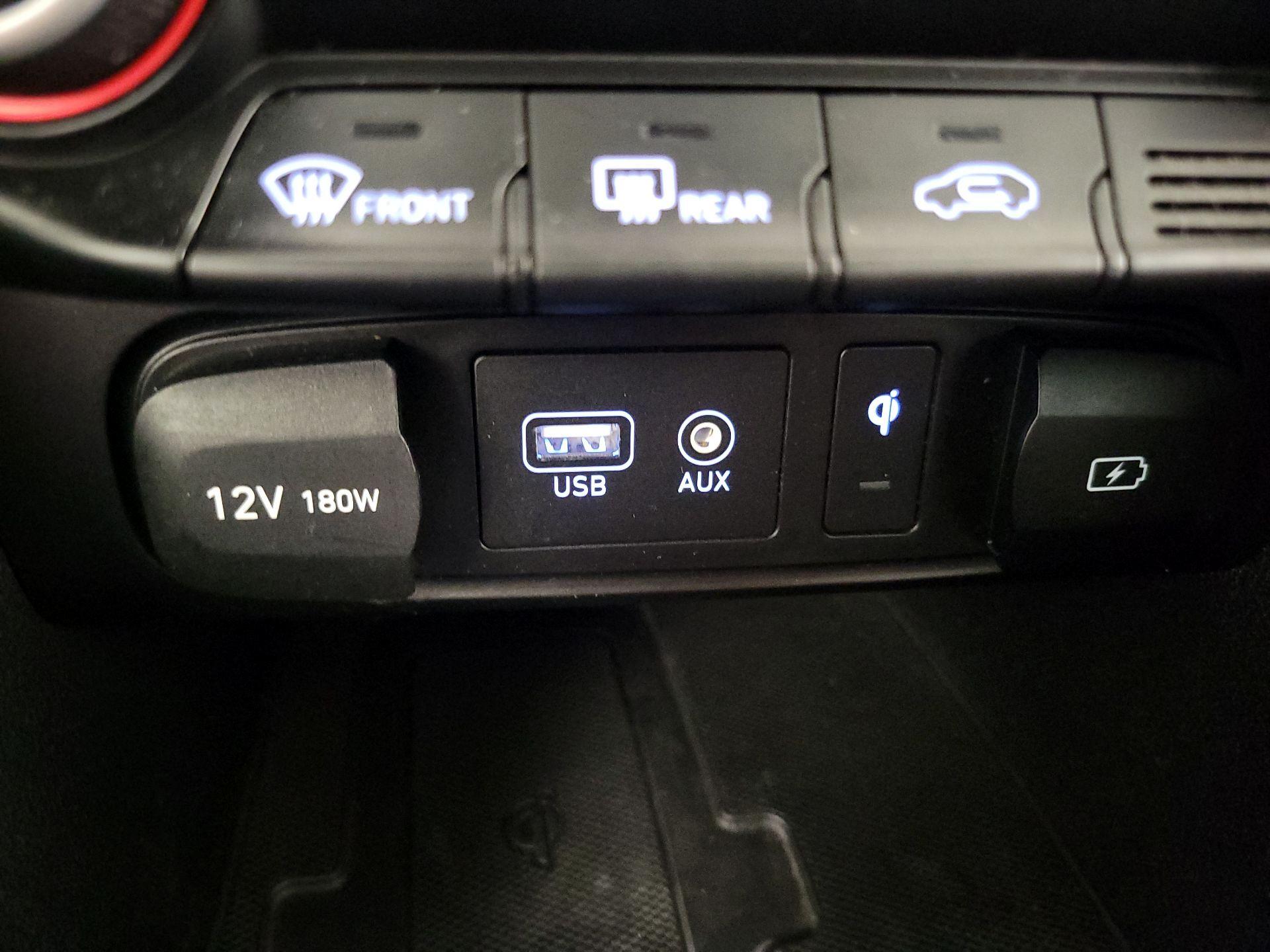 Thumbnail: 2019 Hyundai Veloster - 18