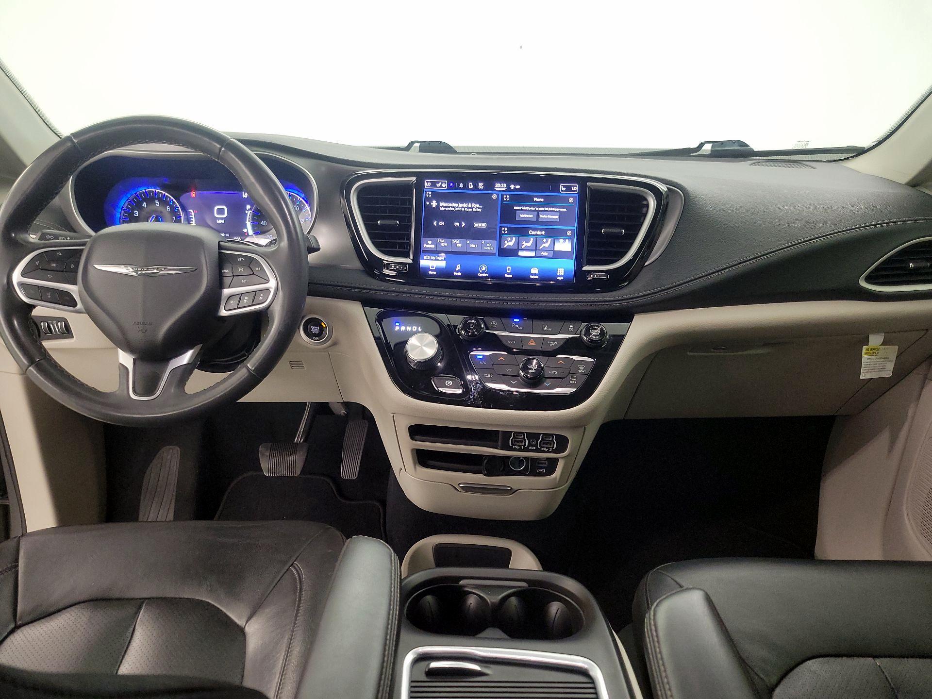 Thumbnail: 2022 Chrysler Pacifica - 9