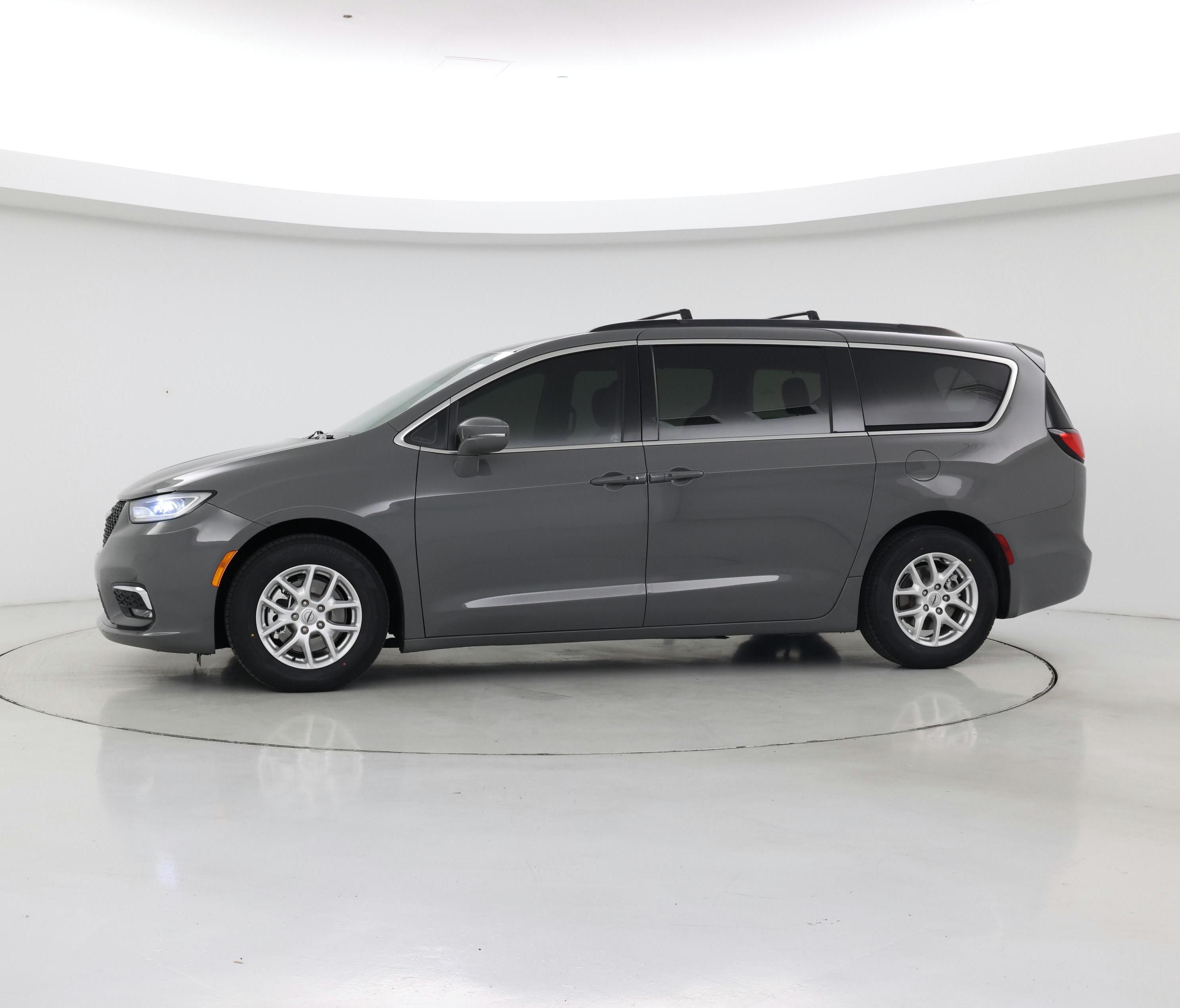 Thumbnail: 2022 Chrysler Pacifica - 3