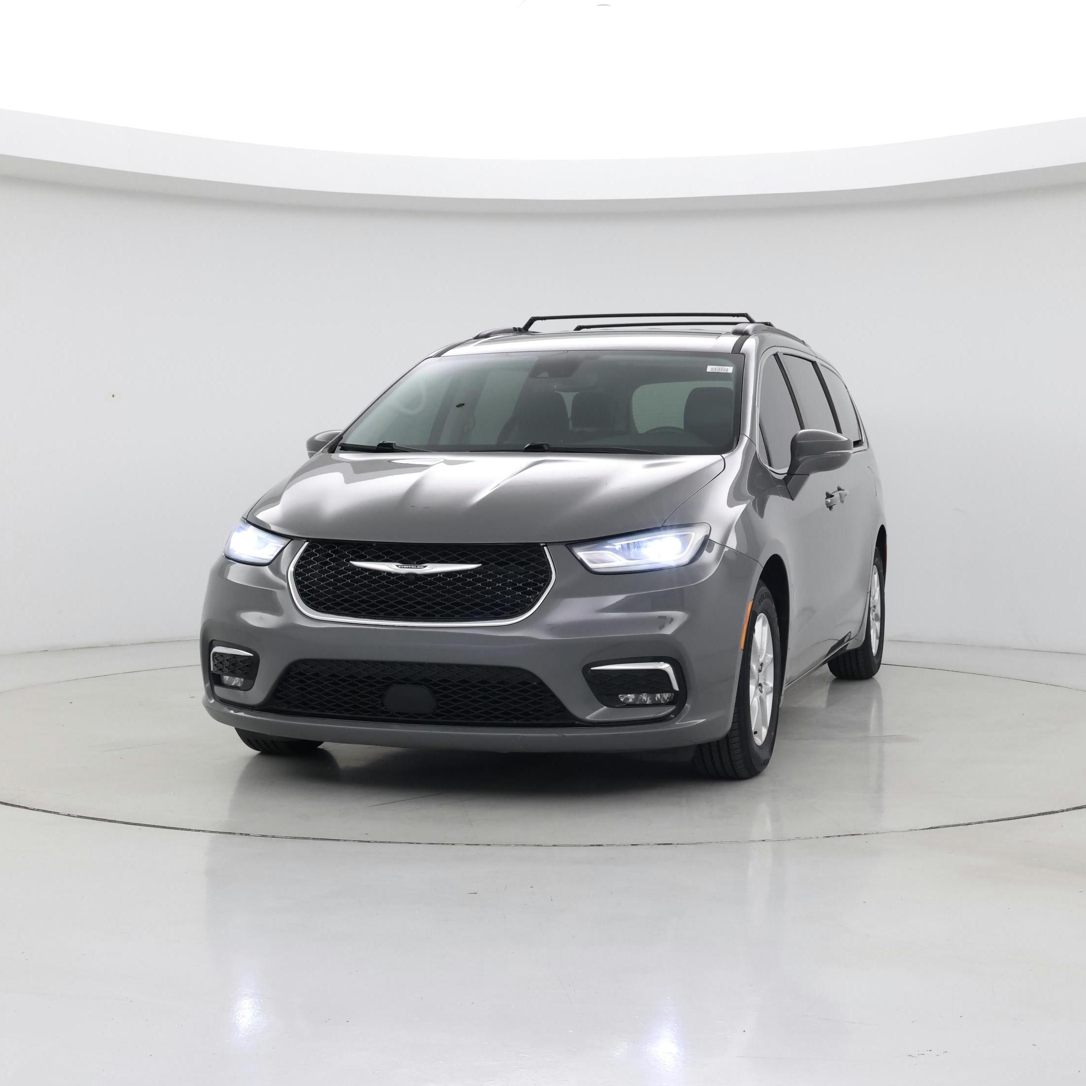 Thumbnail: 2022 Chrysler Pacifica - 4
