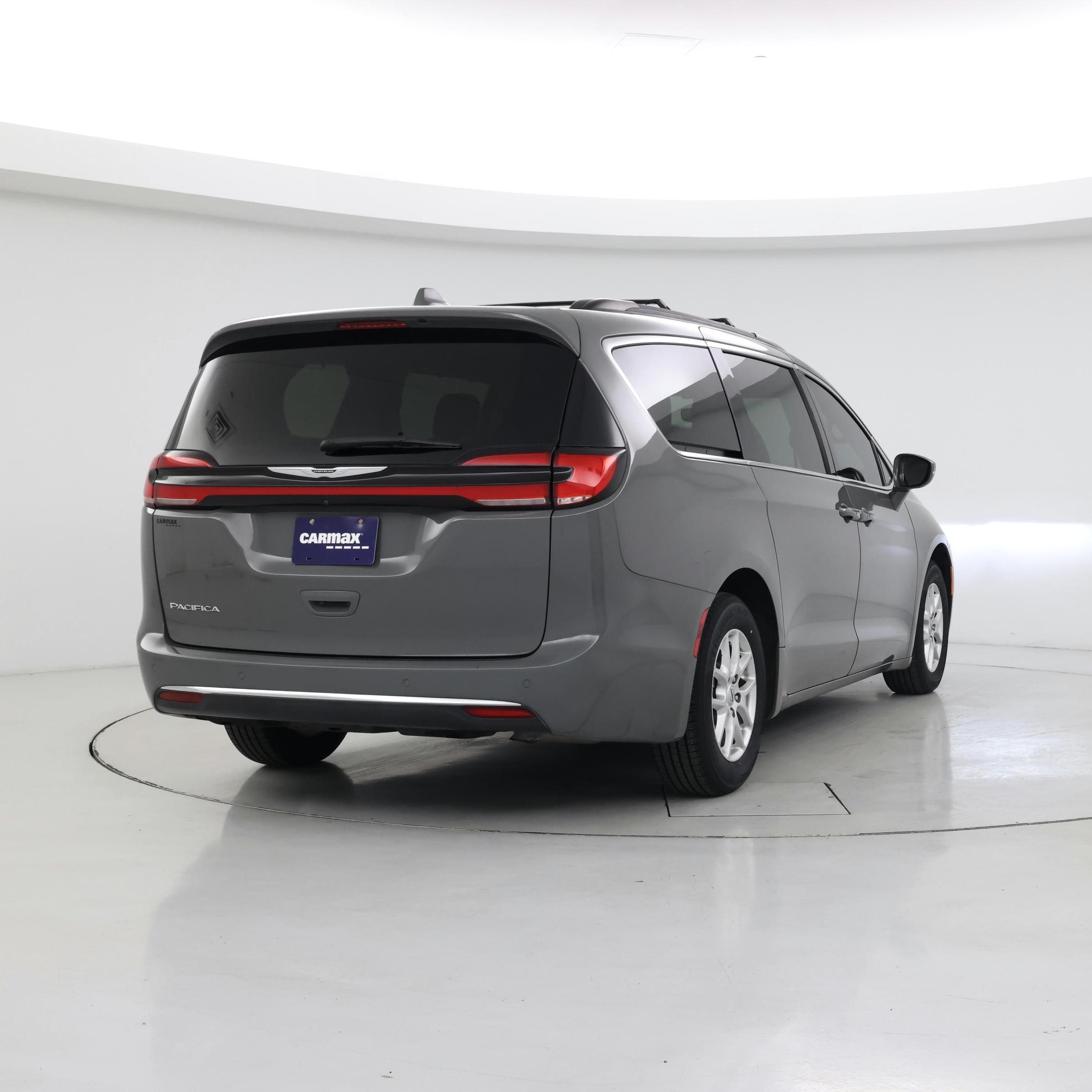 Thumbnail: 2022 Chrysler Pacifica - 8