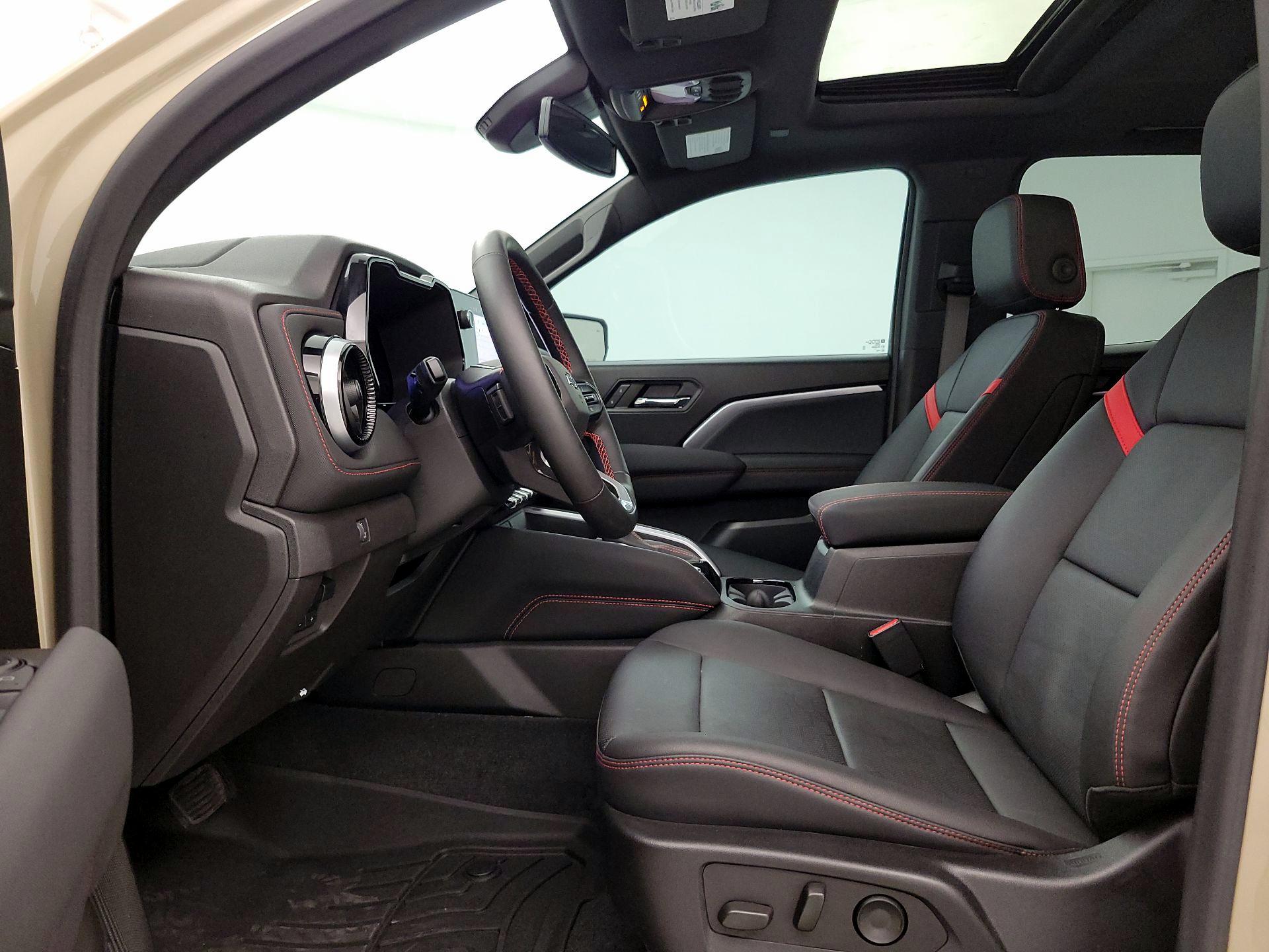 Thumbnail: 2023 Chevrolet Colorado - 11