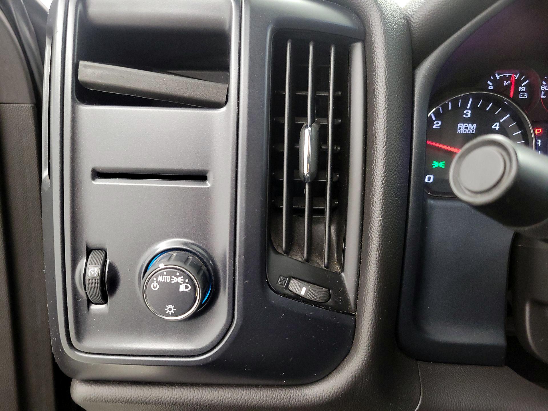 Thumbnail: 2017 Chevrolet Silverado 1500 - 13