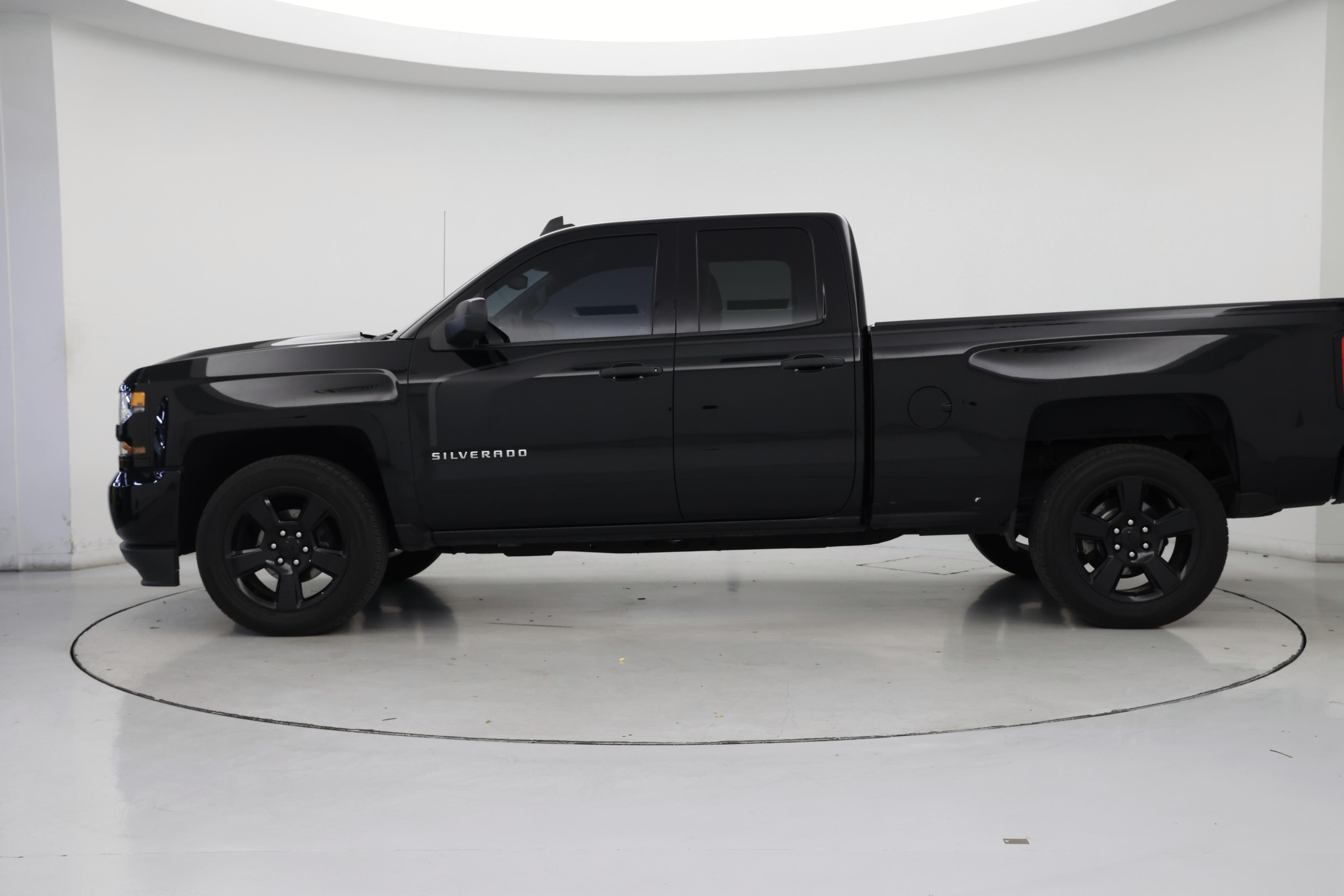 Thumbnail: 2017 Chevrolet Silverado 1500 - 3