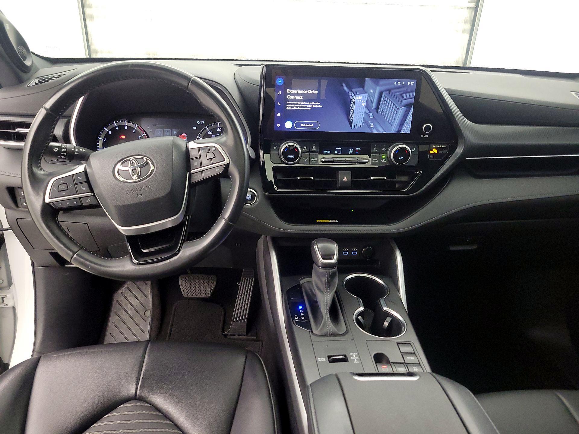 Thumbnail: 2023 Toyota Highlander - 9